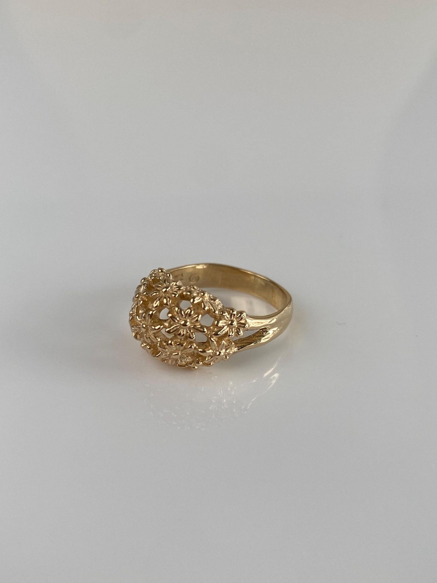 Vintage Solid 14k Yellow Gold Domed Flowers Ring - Size 4.5