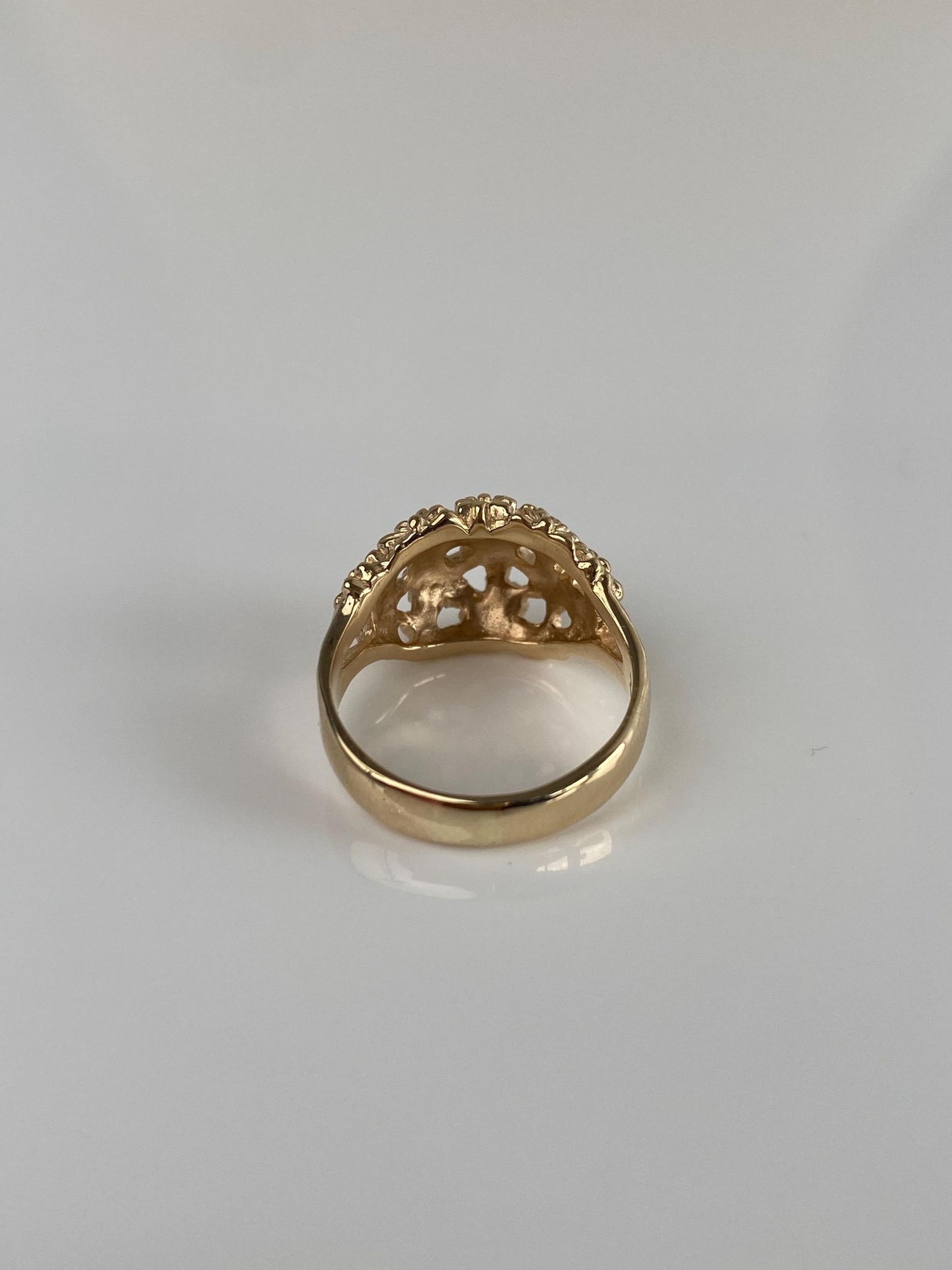Vintage Solid 14k Yellow Gold Domed Flowers Ring - Size 4.5