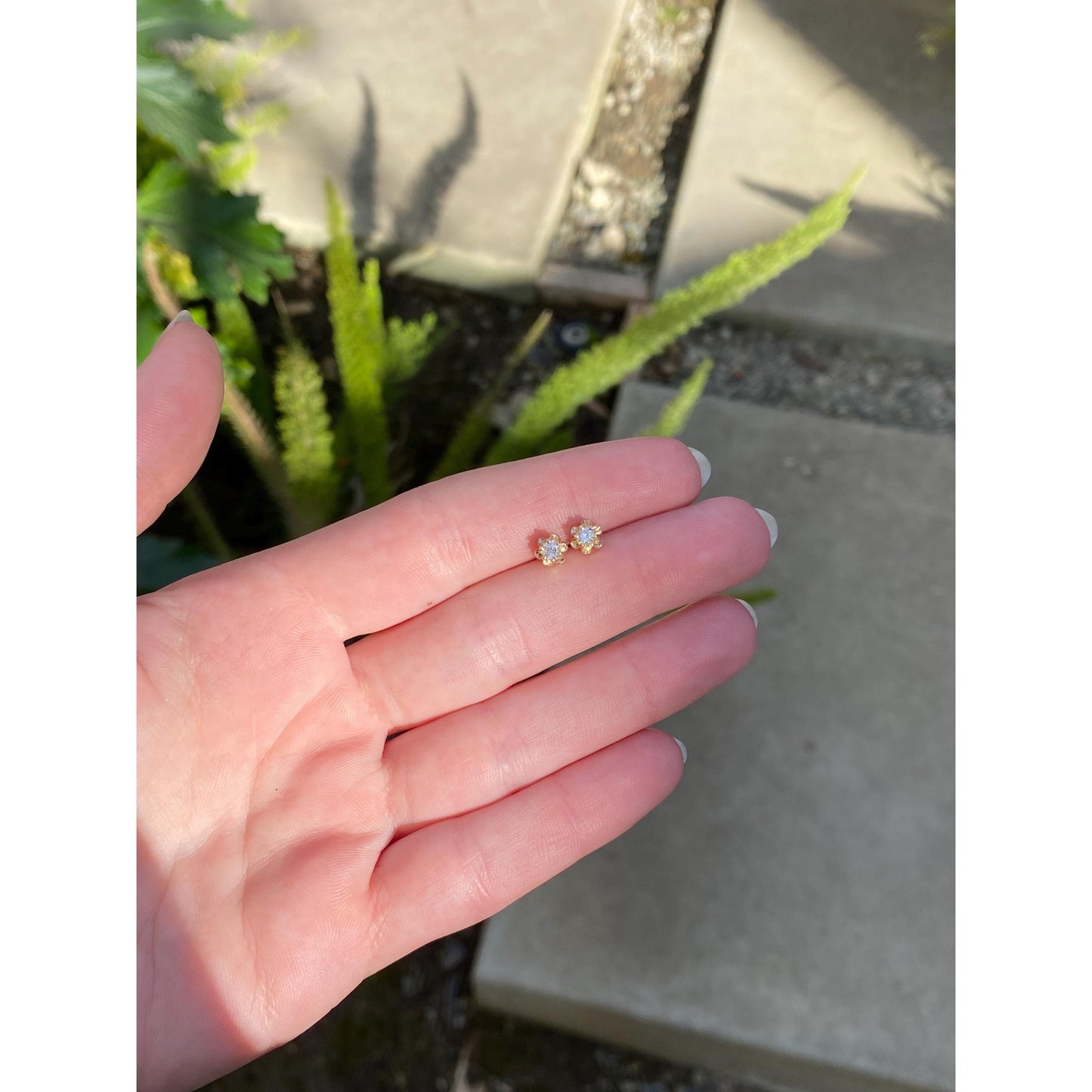 Vintage Solid 14k Yellow Gold Diamond Stud Earrings