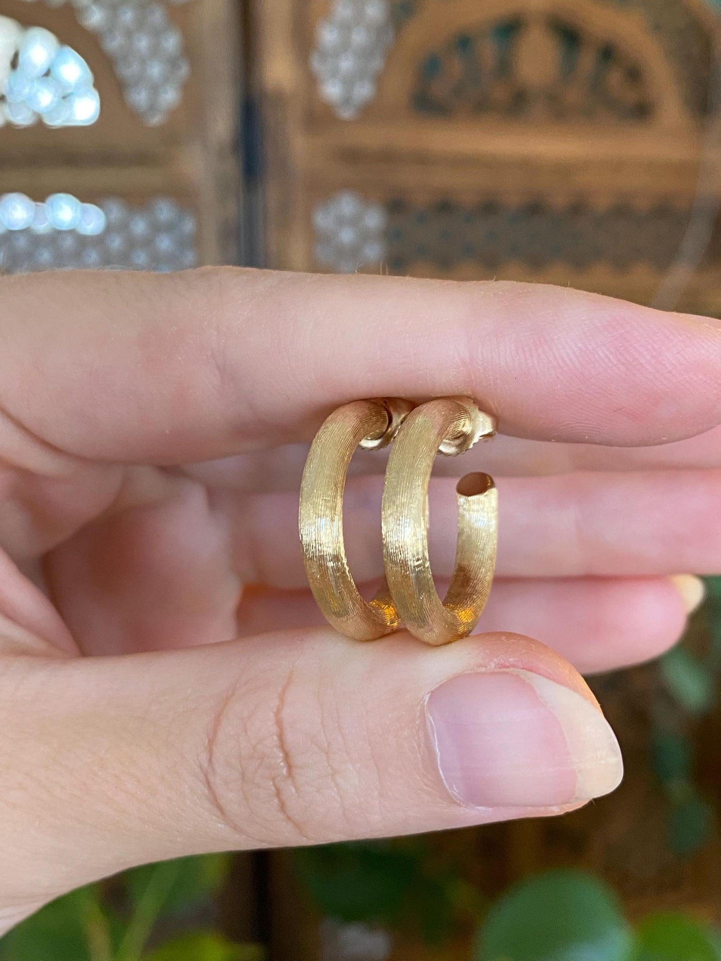 Vintage 14k Yellow Gold Satin Hoop Earrings