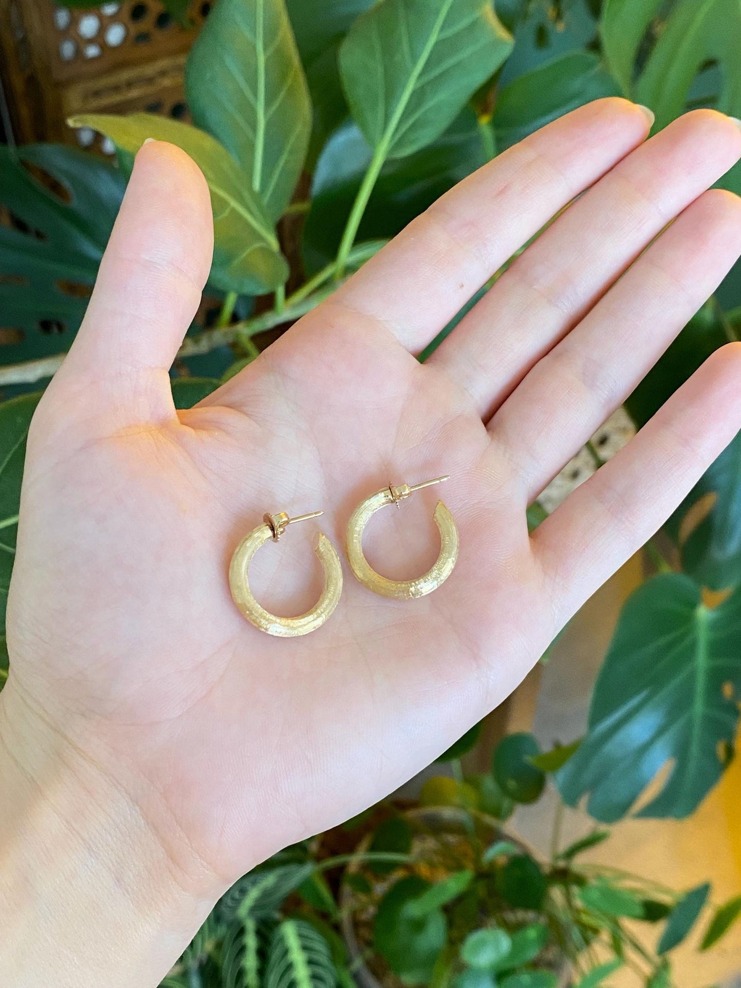 Vintage 14k Yellow Gold Satin Hoop Earrings