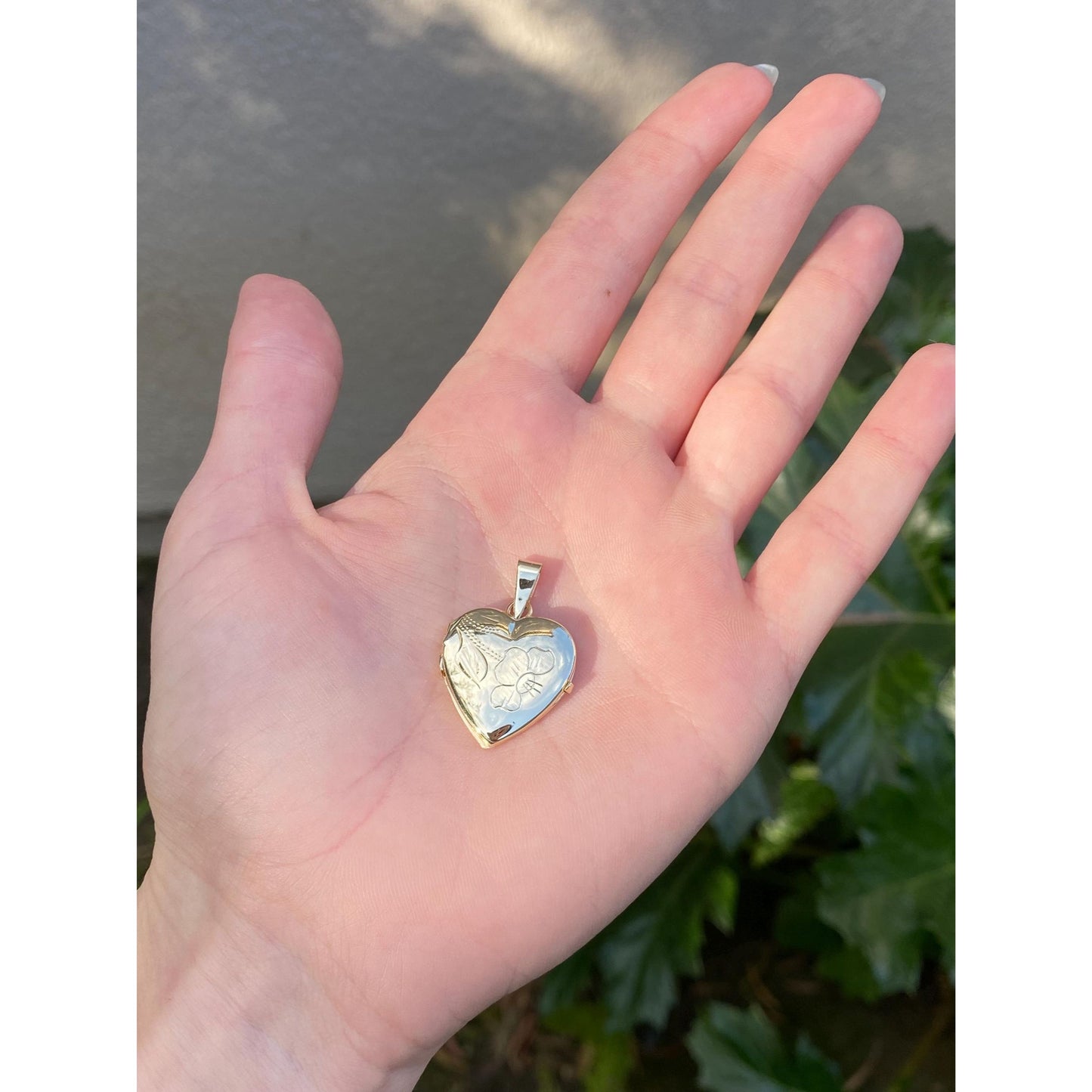 Vintage Solid 10k Yellow Gold Engraved Heart Locket Charm