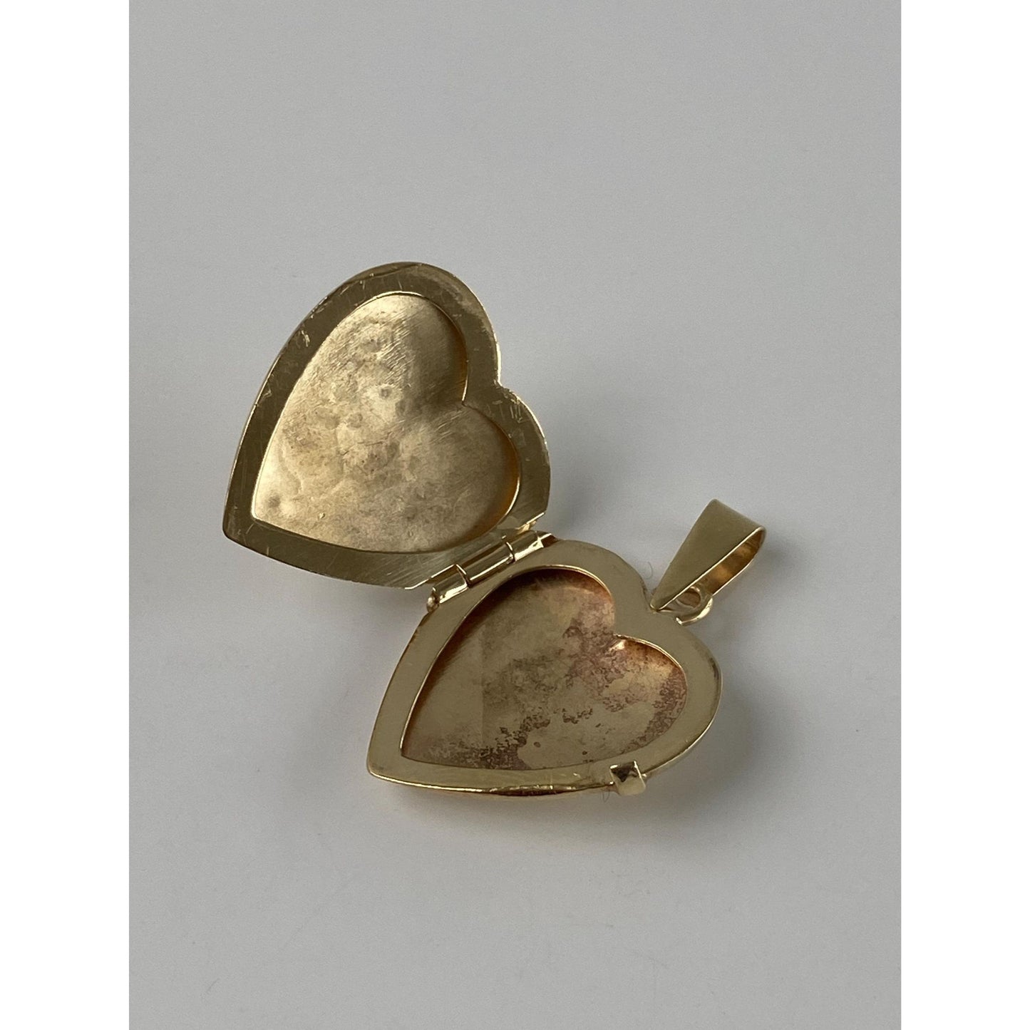 Vintage Solid 10k Yellow Gold Engraved Heart Locket Charm