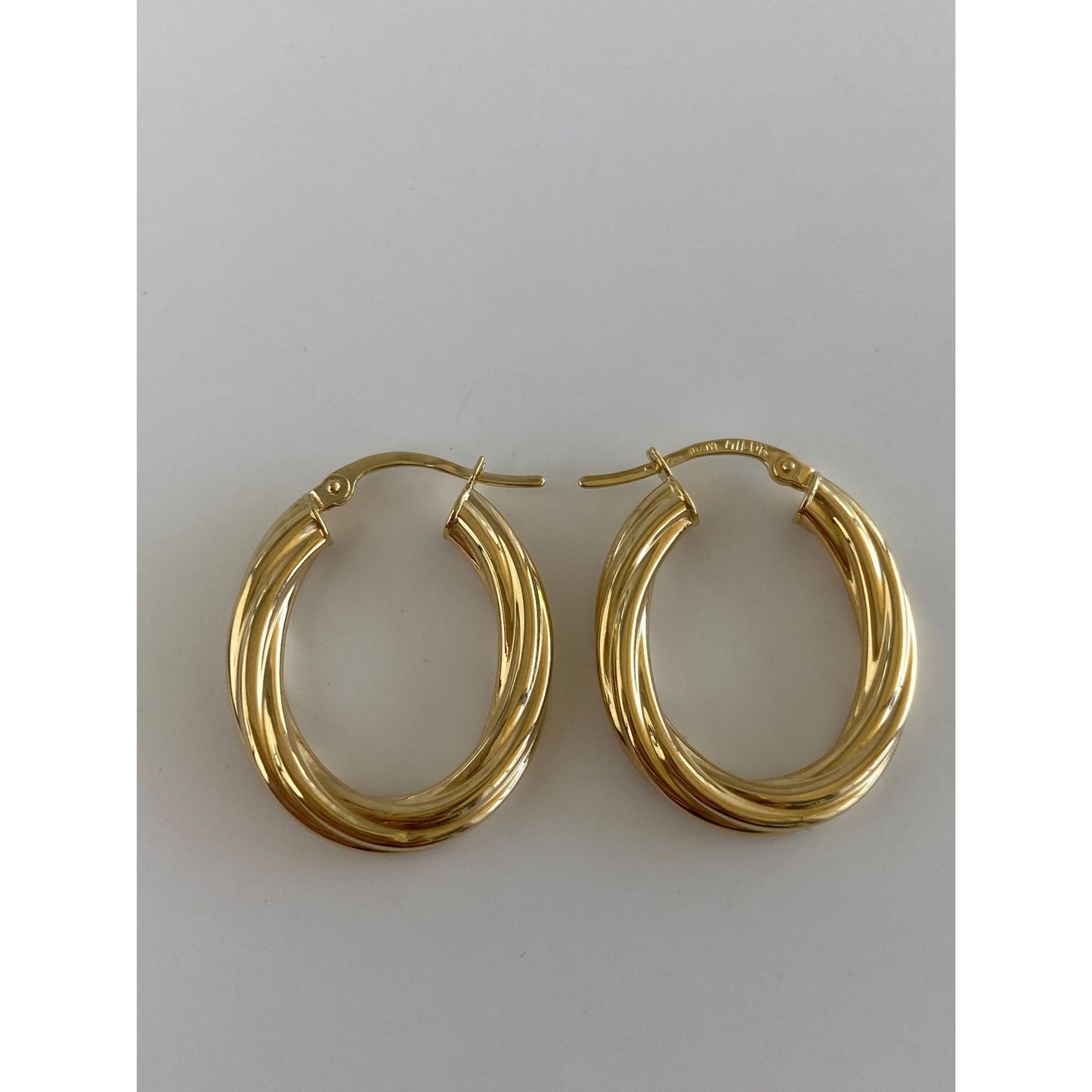 Vintage 18k Yellow Gold Twisted Hoop Earrings