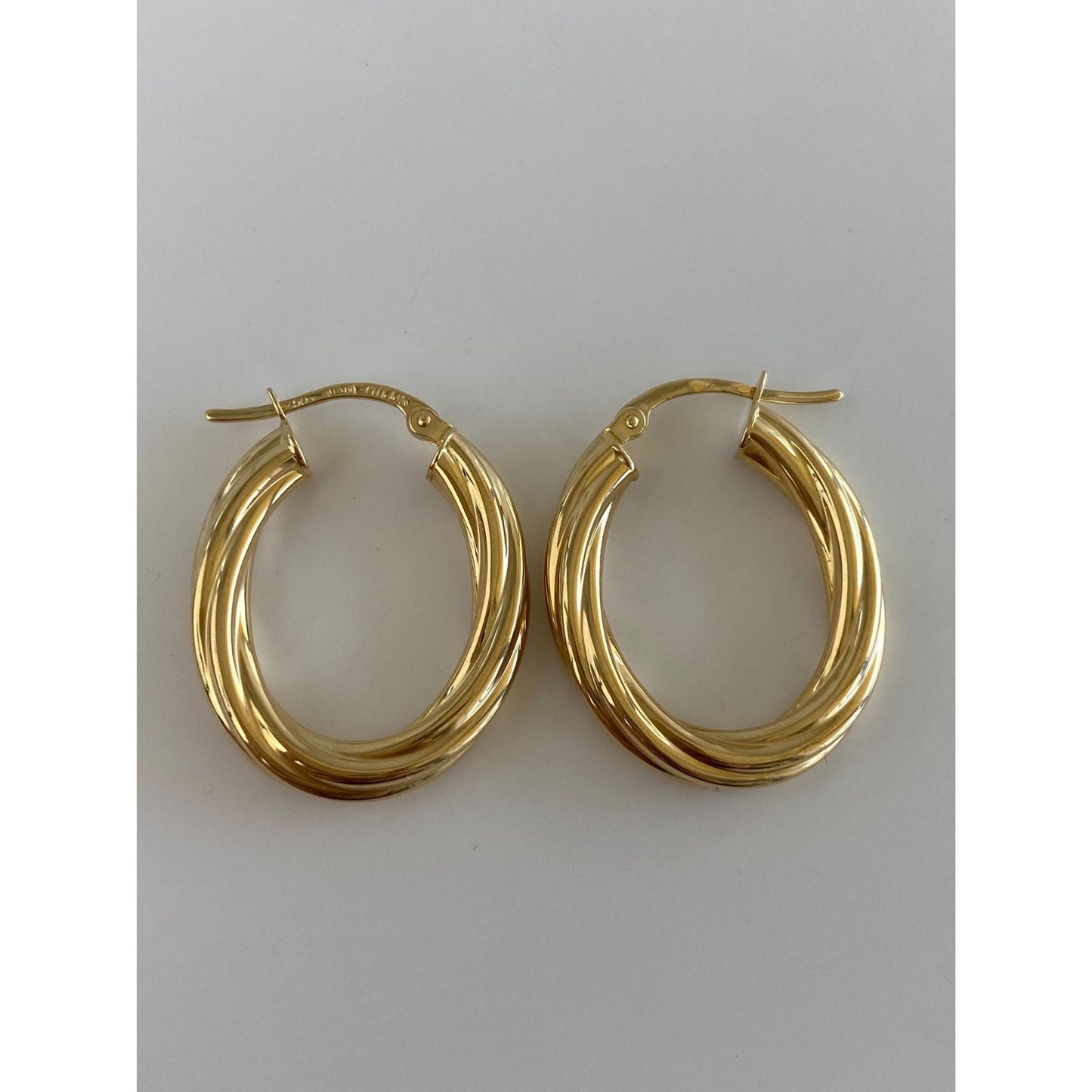 Vintage 18k Yellow Gold Twisted Hoop Earrings