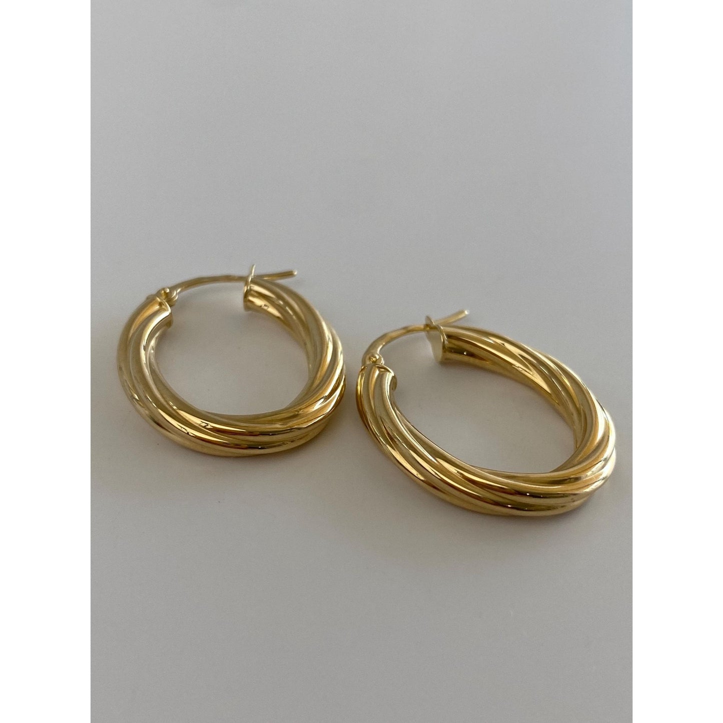 Vintage 18k Yellow Gold Twisted Hoop Earrings