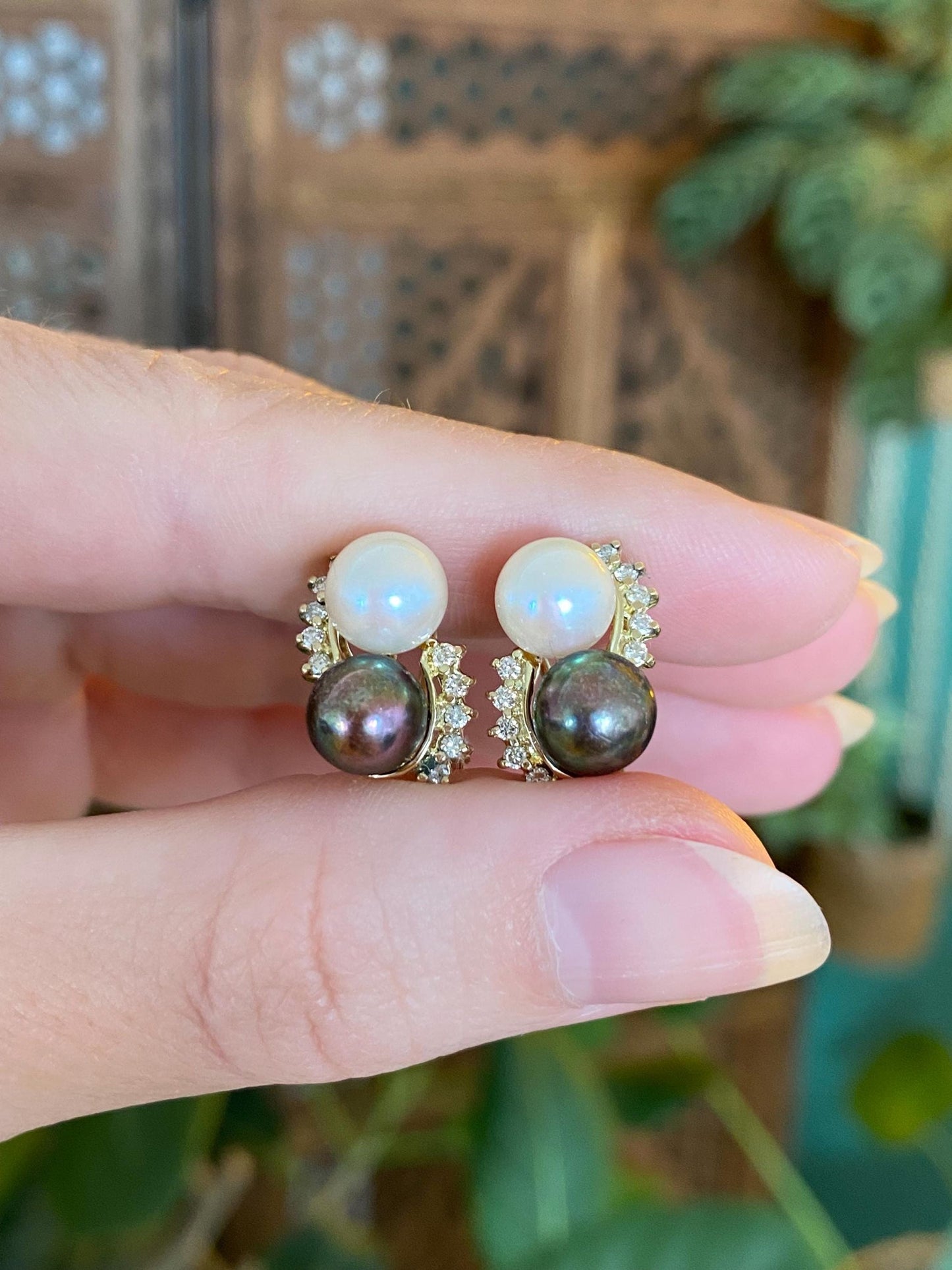 Vintage Solid 14k Yellow Gold Diamond White & Peacock Pearl Earrings