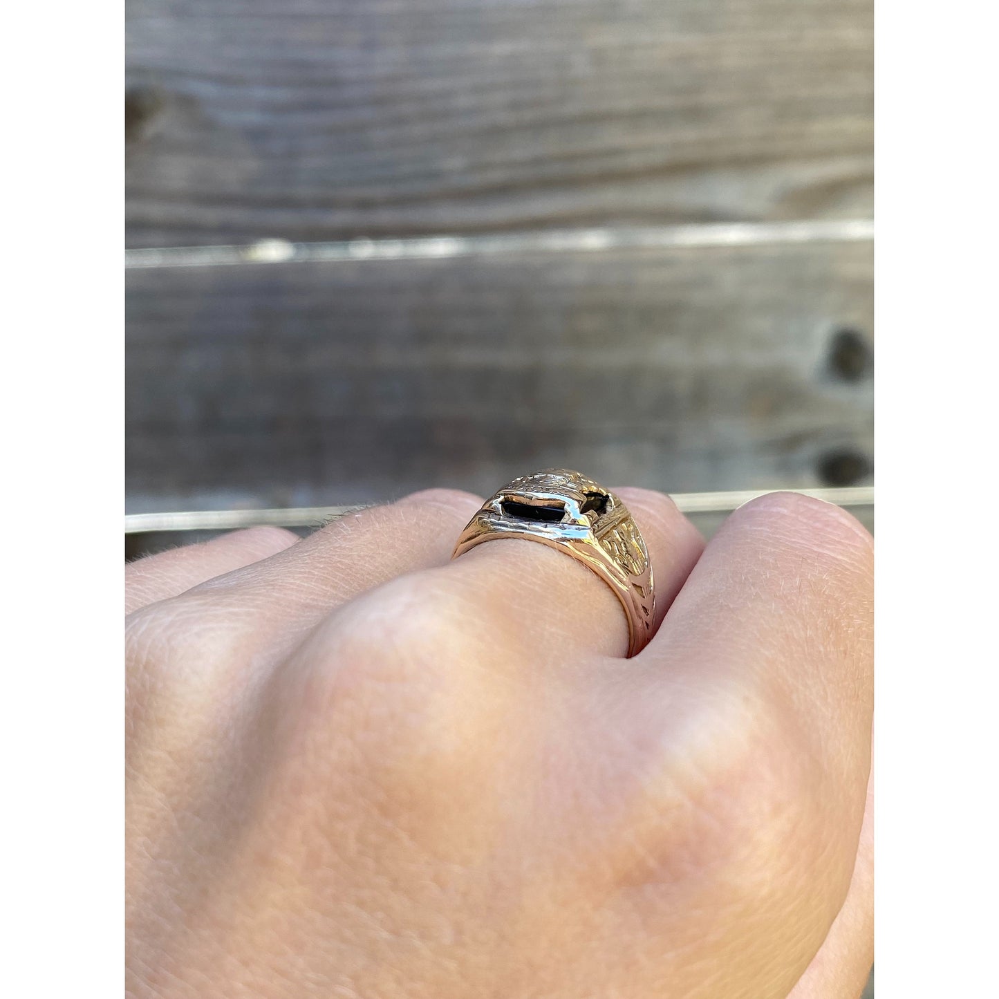 Vintage Solid 10k Yellow Gold Black Stone 1932 H.S. Class Ring - Size 6.25