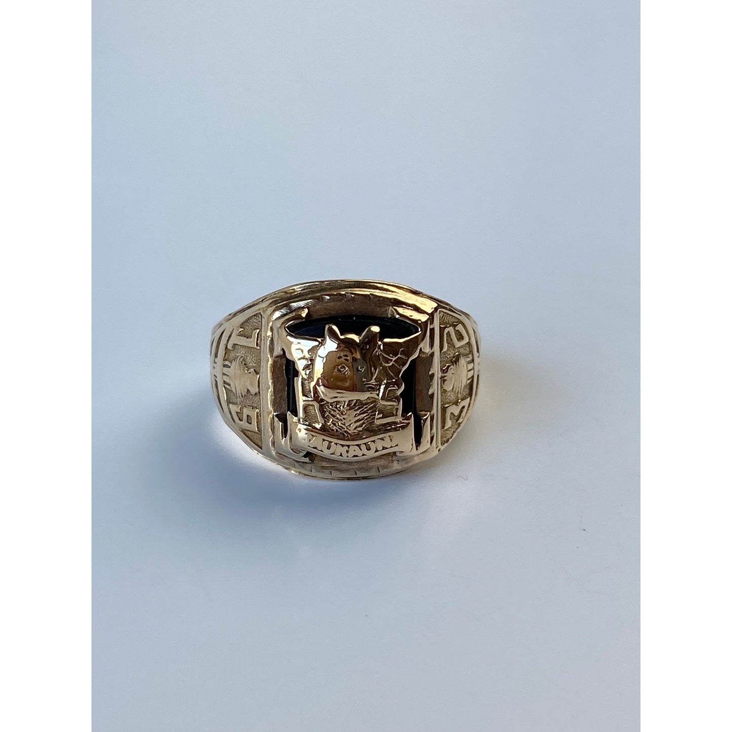 Vintage Solid 10k Yellow Gold Black Stone 1932 H.S. Class Ring - Size 6.25