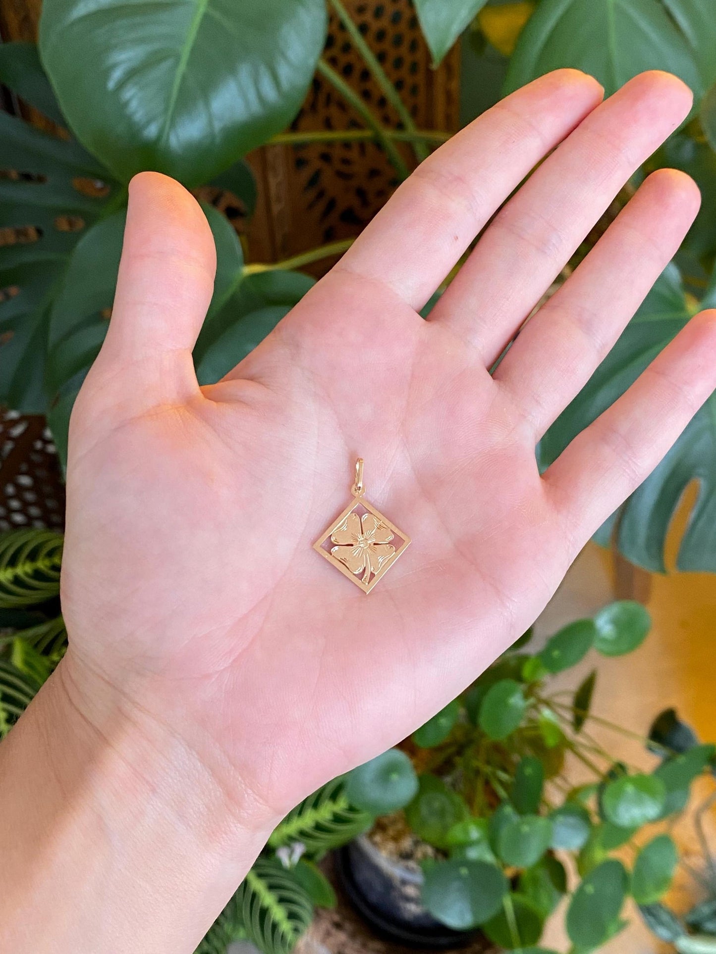 Vintage Solid 14k Rosey Gold Engraved 4 Leaf Clover Boxed Charm