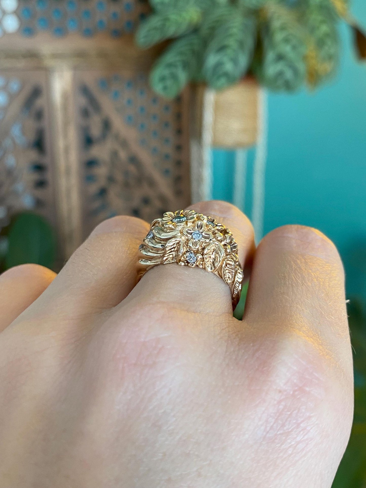 Vintage Solid 14k Yellow Gold Diamond Flower Ring Band - Size 5.75