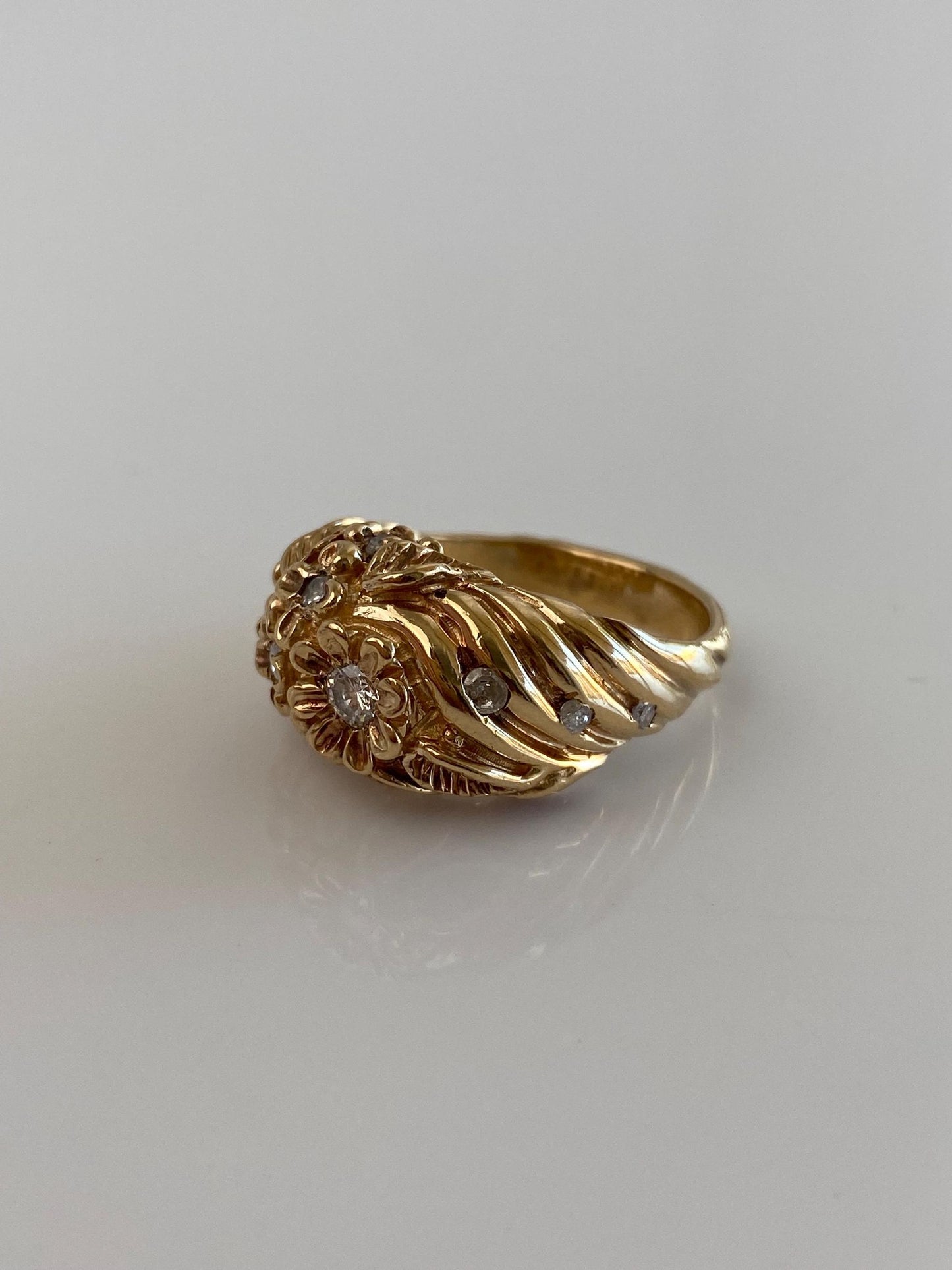 Vintage Solid 14k Yellow Gold Diamond Flower Ring Band - Size 5.75