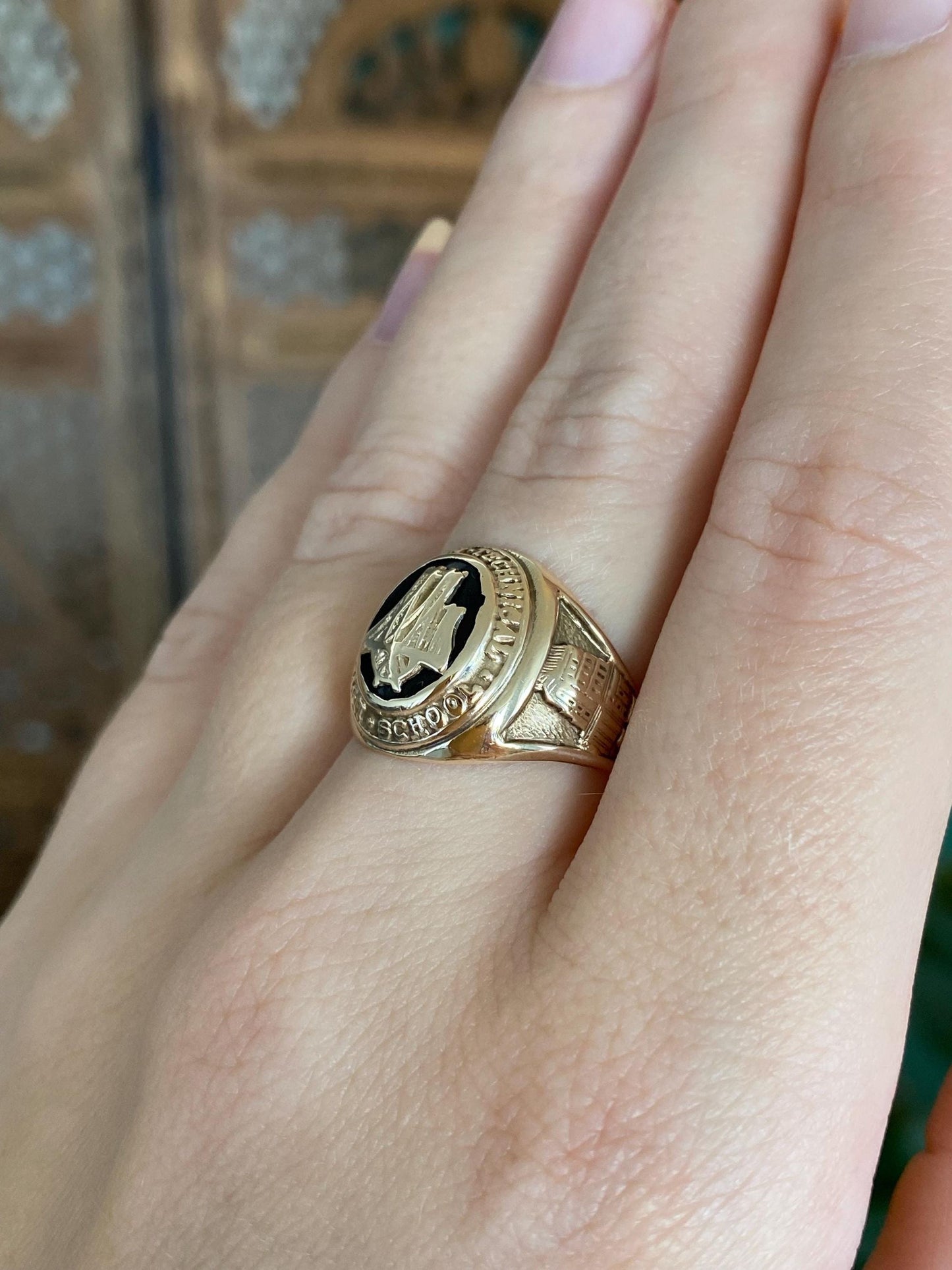Vintage Solid 10k Yellow Gold Black Onyx 1946 Brooklyn Technical H.S. Class Ring - Size 7.25