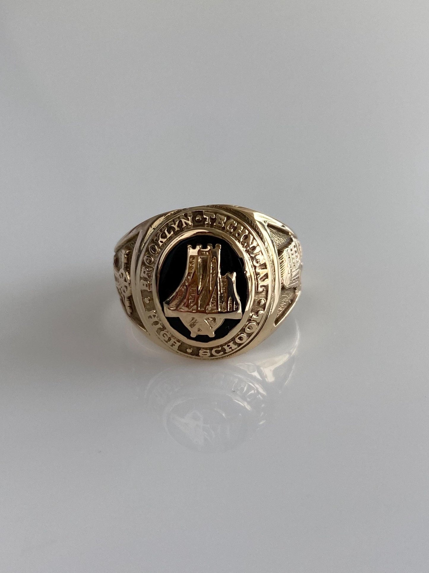 Vintage Solid 10k Yellow Gold Black Onyx 1946 Brooklyn Technical H.S. Class Ring - Size 7.25
