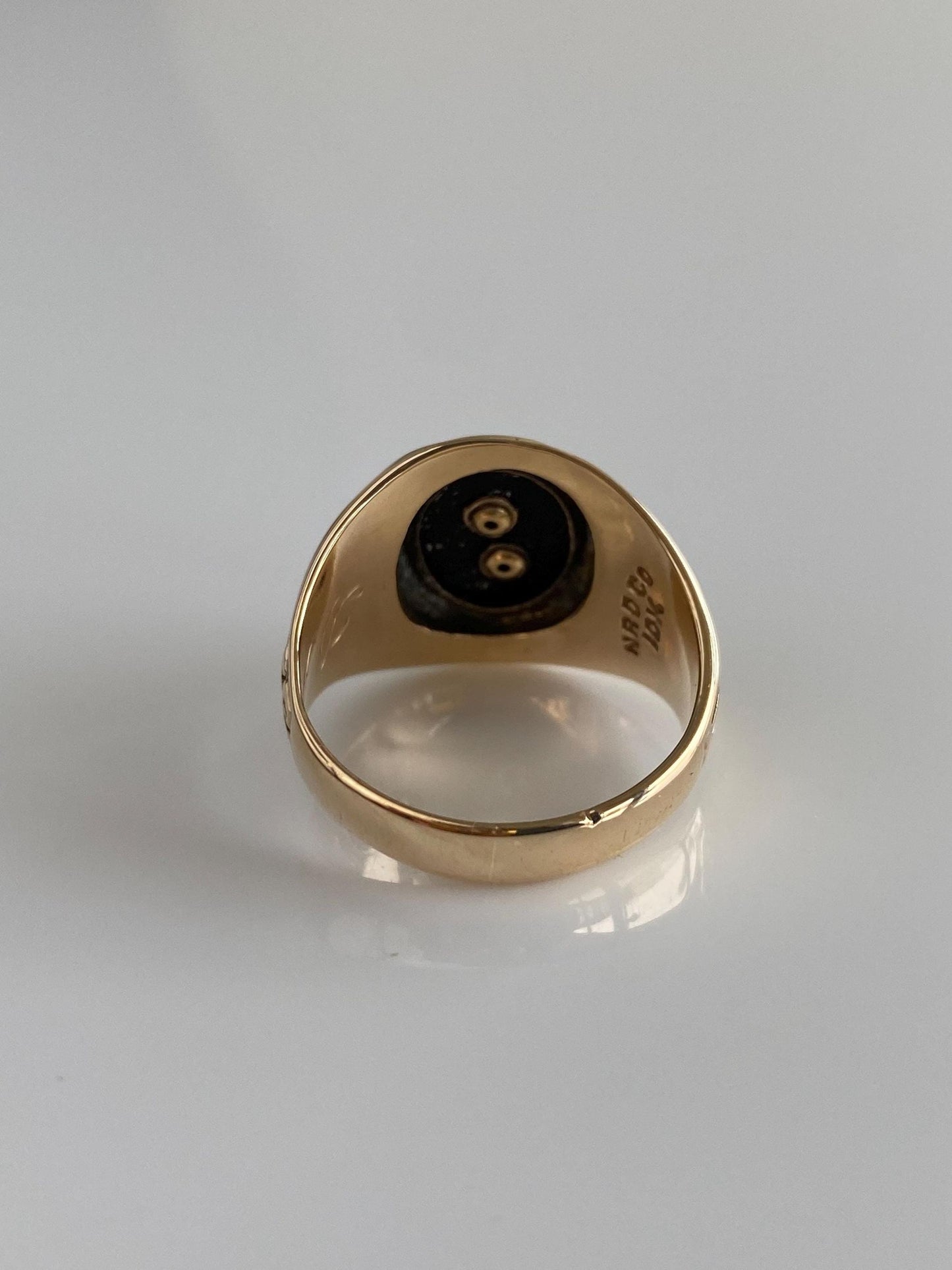 Vintage Solid 10k Yellow Gold Black Onyx 1946 Brooklyn Technical H.S. Class Ring - Size 7.25