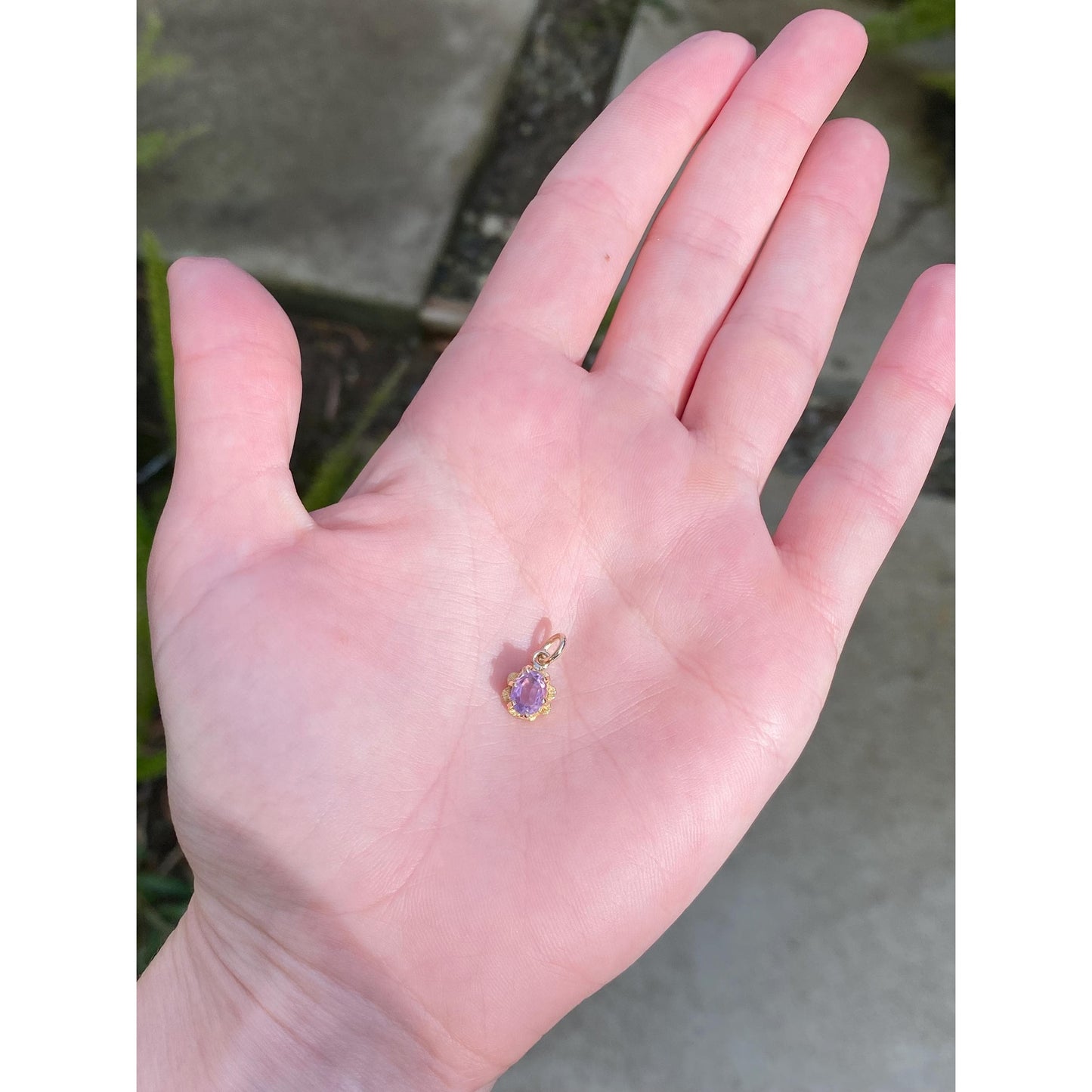 Vintage Solid 14k Yellow Gold Amethyst Ornate Oval Charm