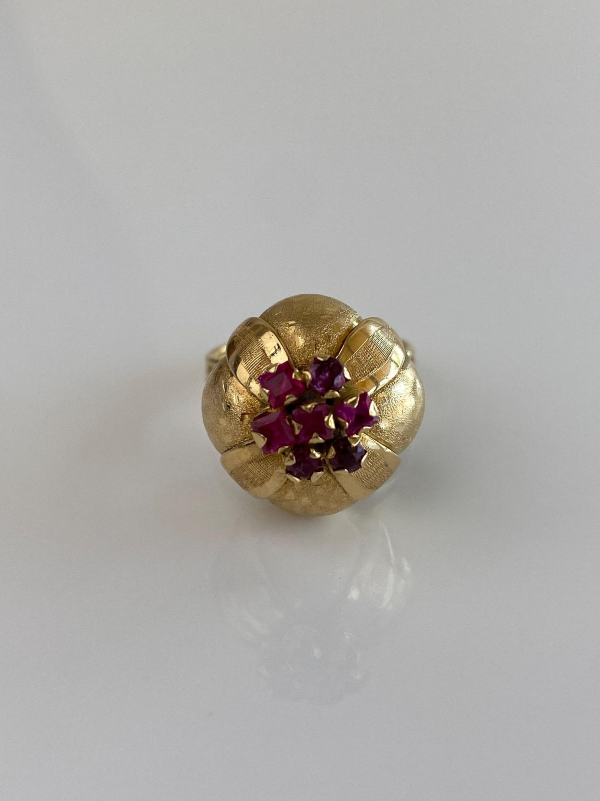 Vintage Solid 18k Yellow Gold Pink Sapphire Cluster Flower Ring - Size 5.75