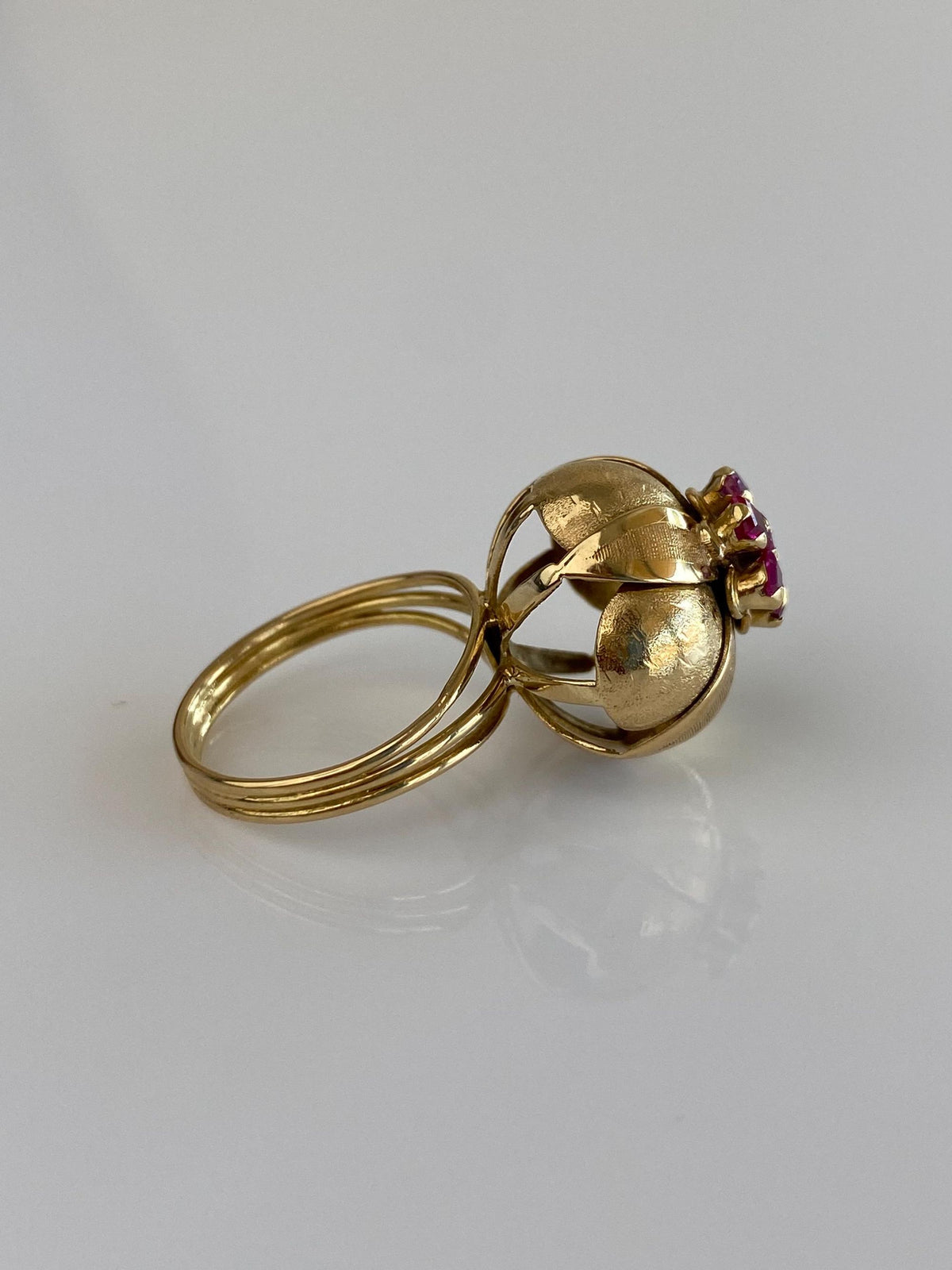 Vintage Solid 18k Yellow Gold Pink Sapphire Cluster Flower Ring - Size 5.75