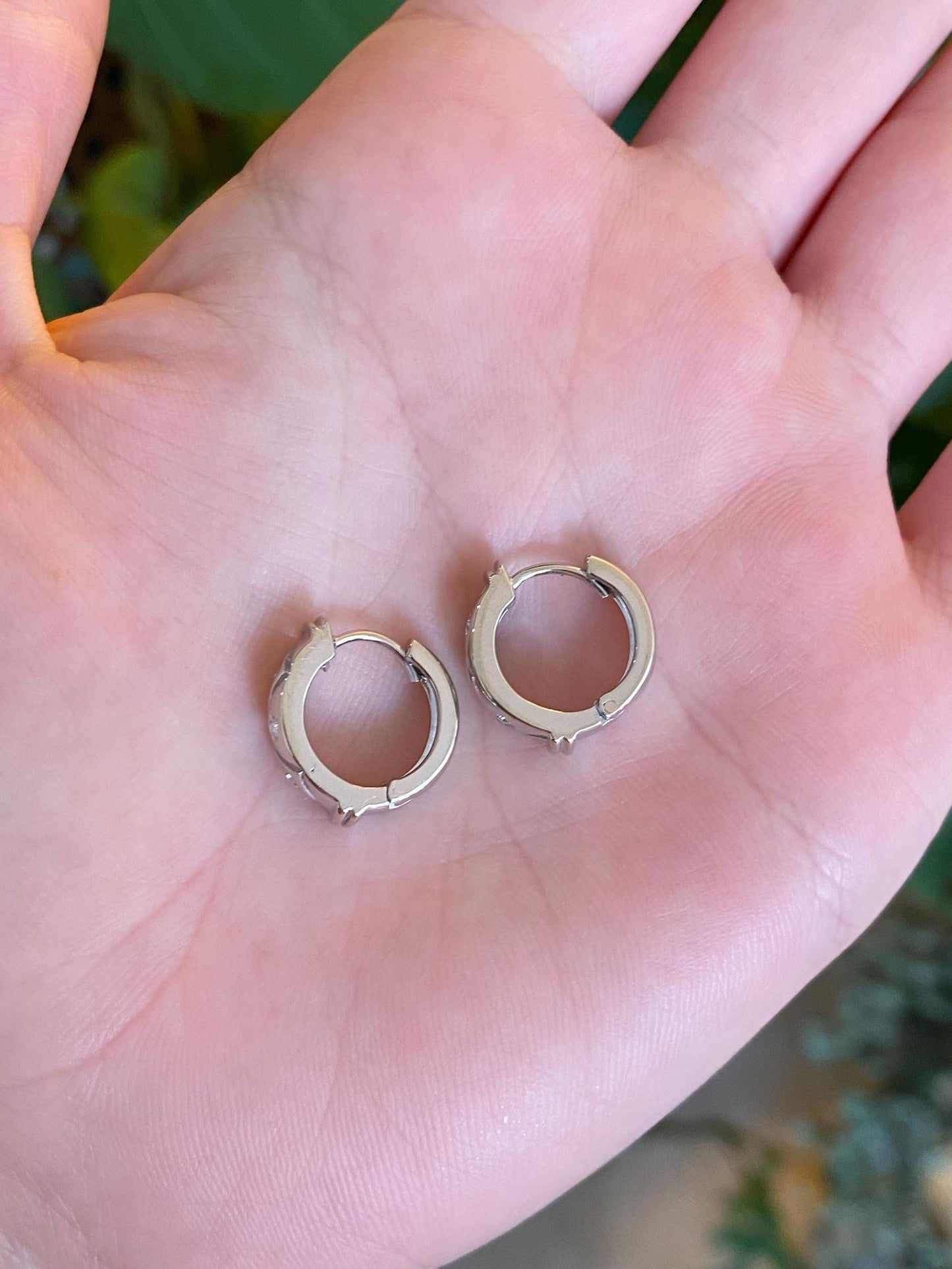 Vintage Solid 14k White Gold Diamond Zig Zag Hoop Earrings