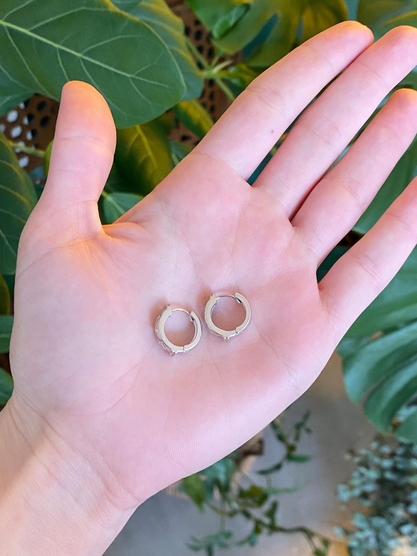 Vintage Solid 14k White Gold Diamond Zig Zag Hoop Earrings