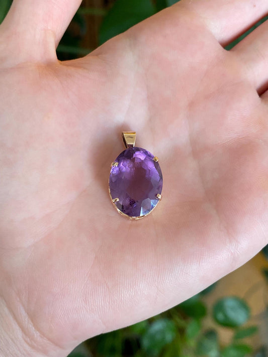 Vintage Solid 18k Rose Gold Amethyst Charm
