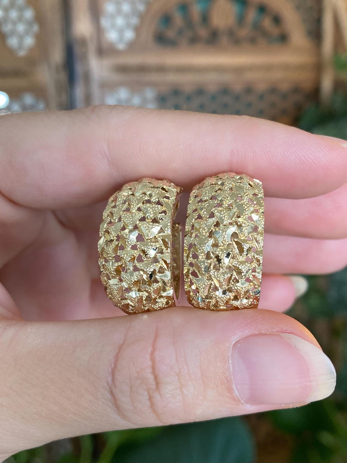 Vintage Solid 14k Yellow Gold Chunky Diamond Cut Open Work Drop Earrings