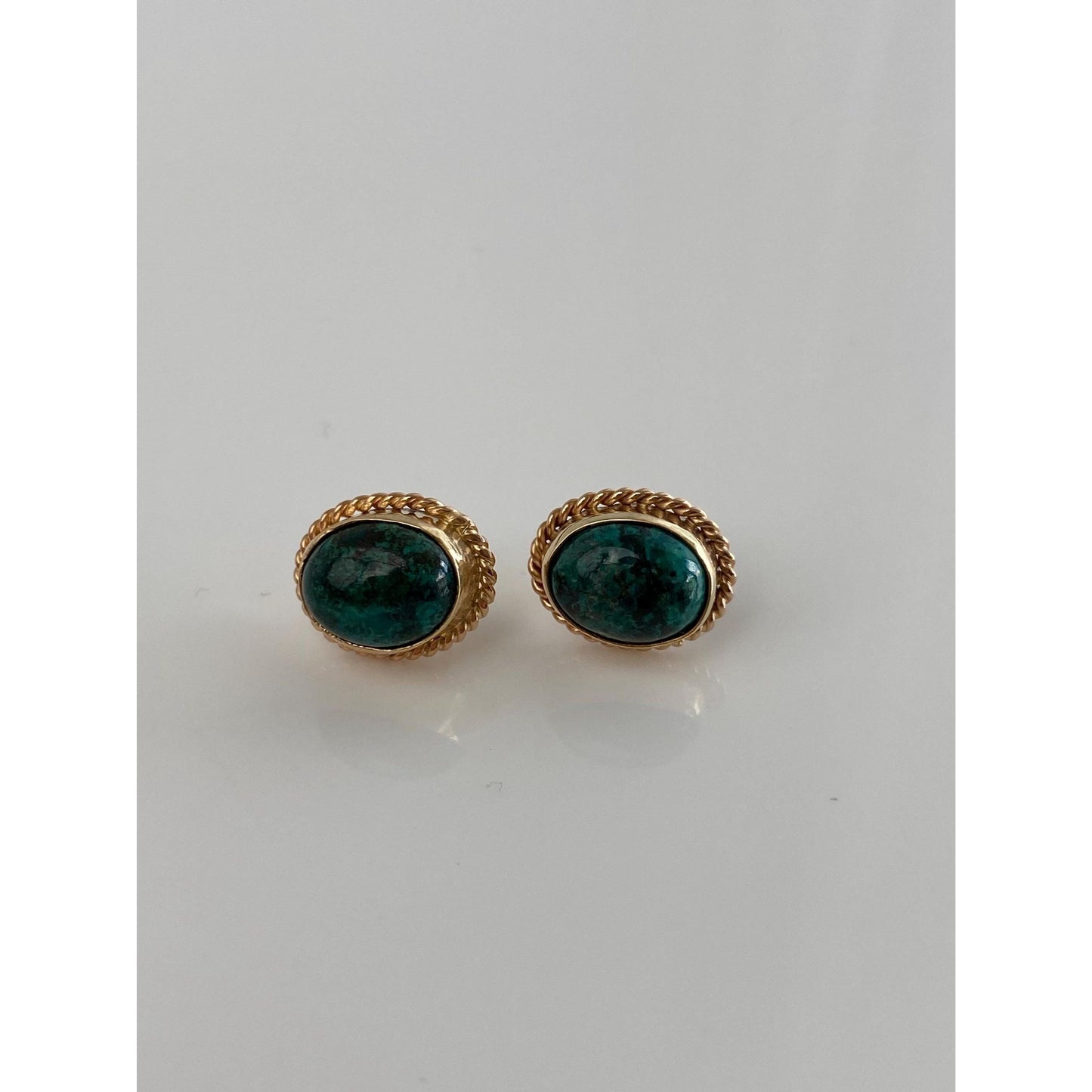 Vintage Solid 14k Yellow Gold Eilet Stone Cabochon Stud Earrings