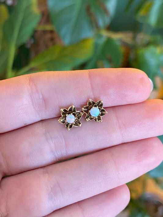 Vintage Solid 14k Yellow Gold Opal Flower Stud Earrings