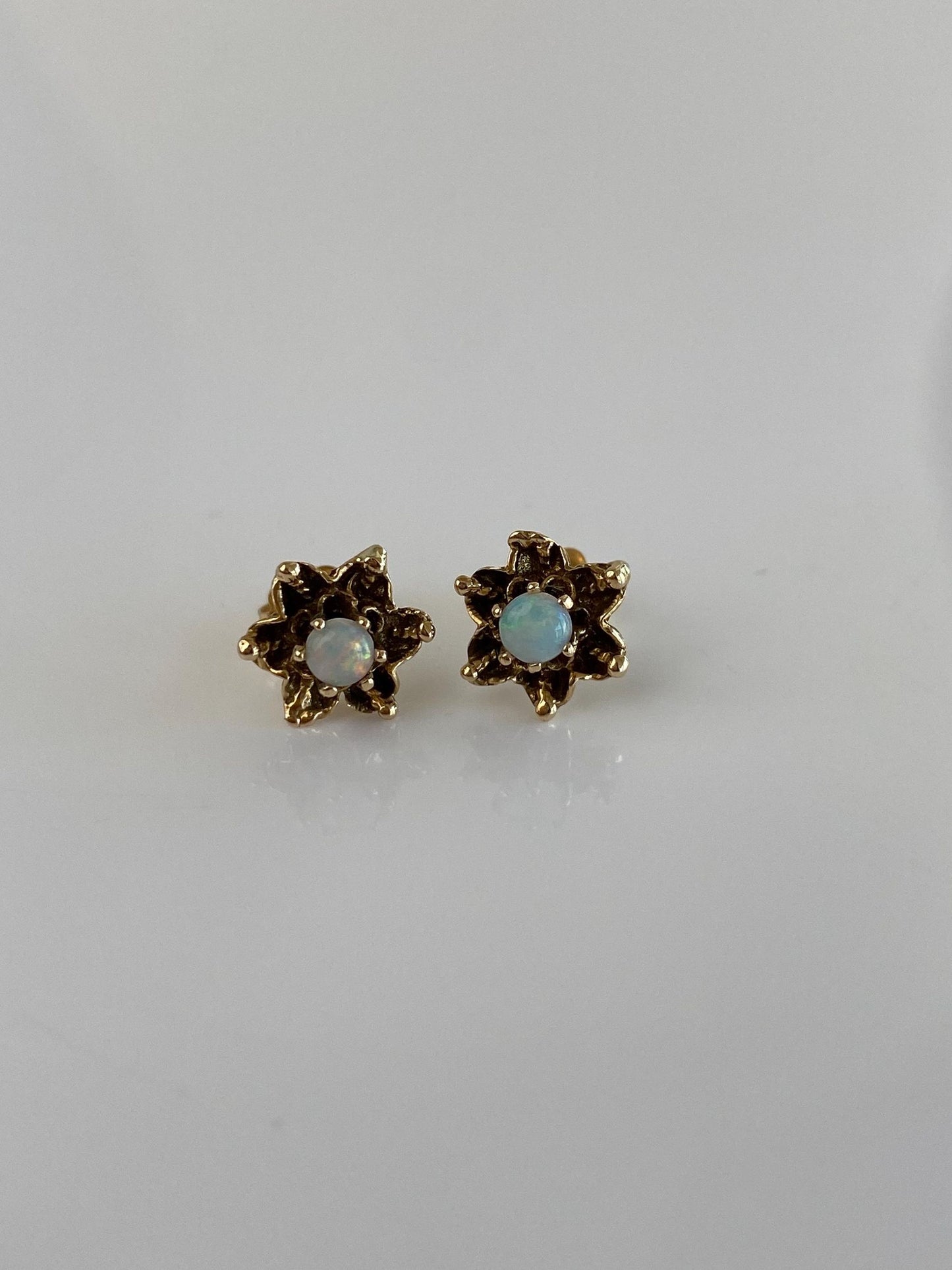 Vintage Solid 14k Yellow Gold Opal Flower Stud Earrings