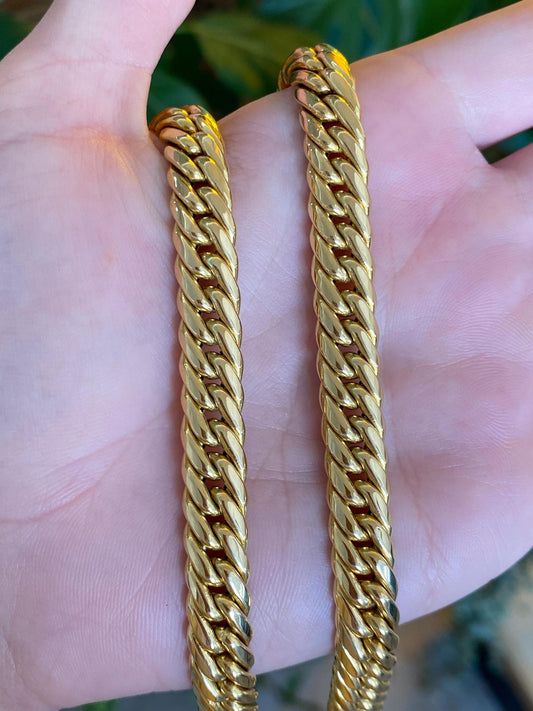 Vintage 18k Yellow Gold Chunky Curb Chain Necklace - 16 inches