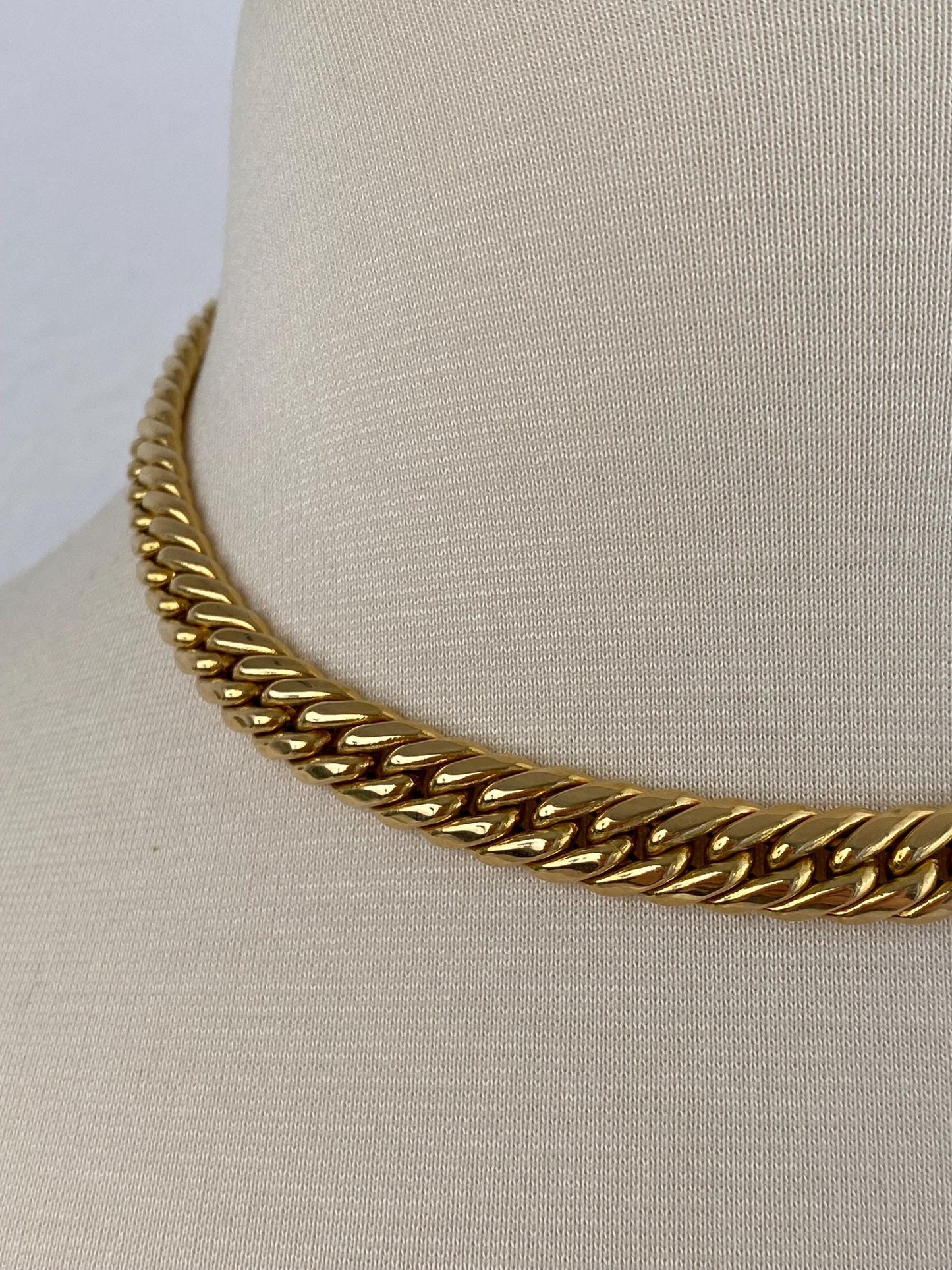 Vintage 18k Yellow Gold Chunky Curb Chain Necklace - 16 inches