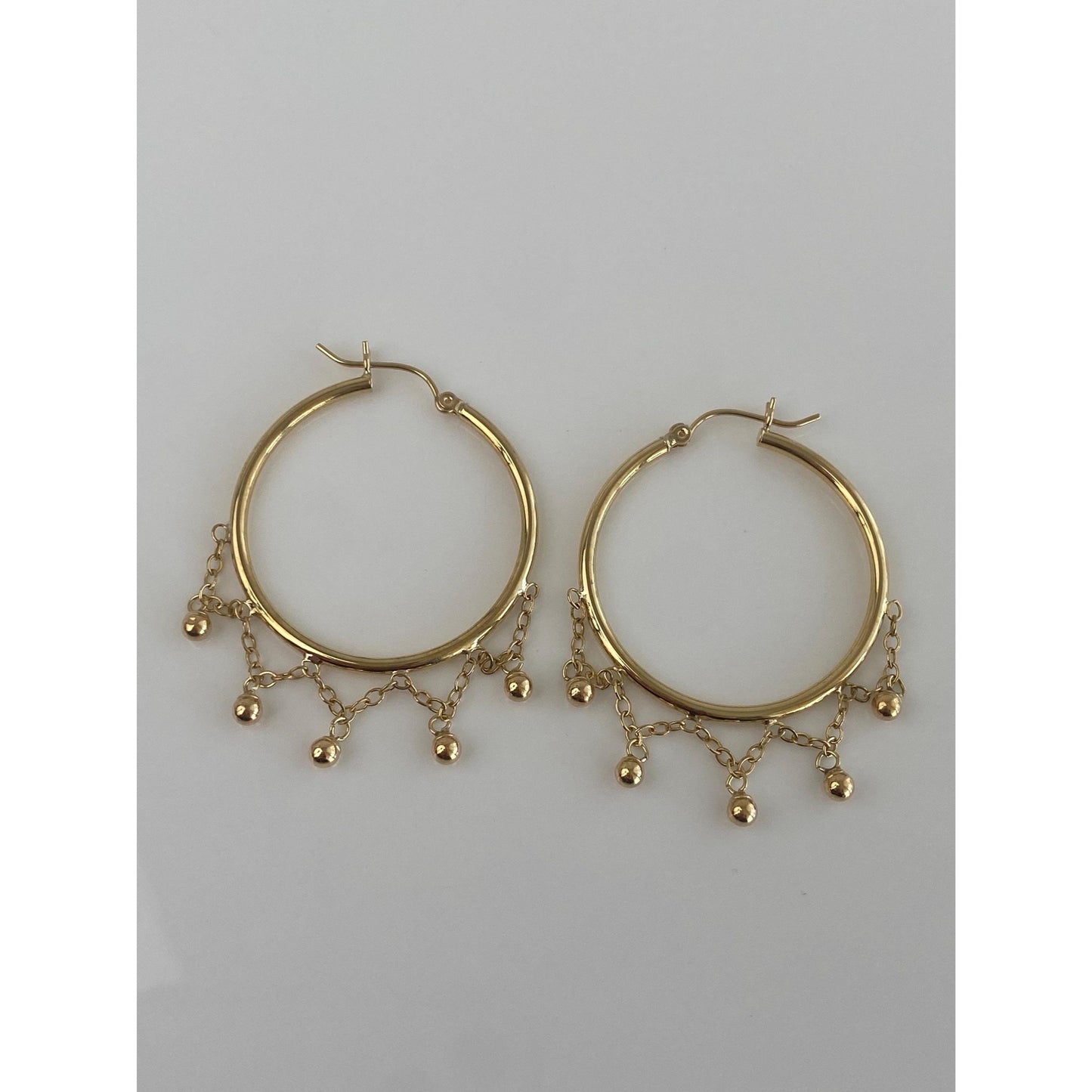 Vintage 18k Yellow Gold Cable Chain Fringe Ball Hoop Earrings