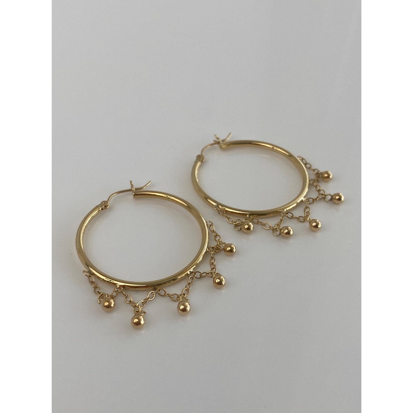 Vintage 18k Yellow Gold Cable Chain Fringe Ball Hoop Earrings
