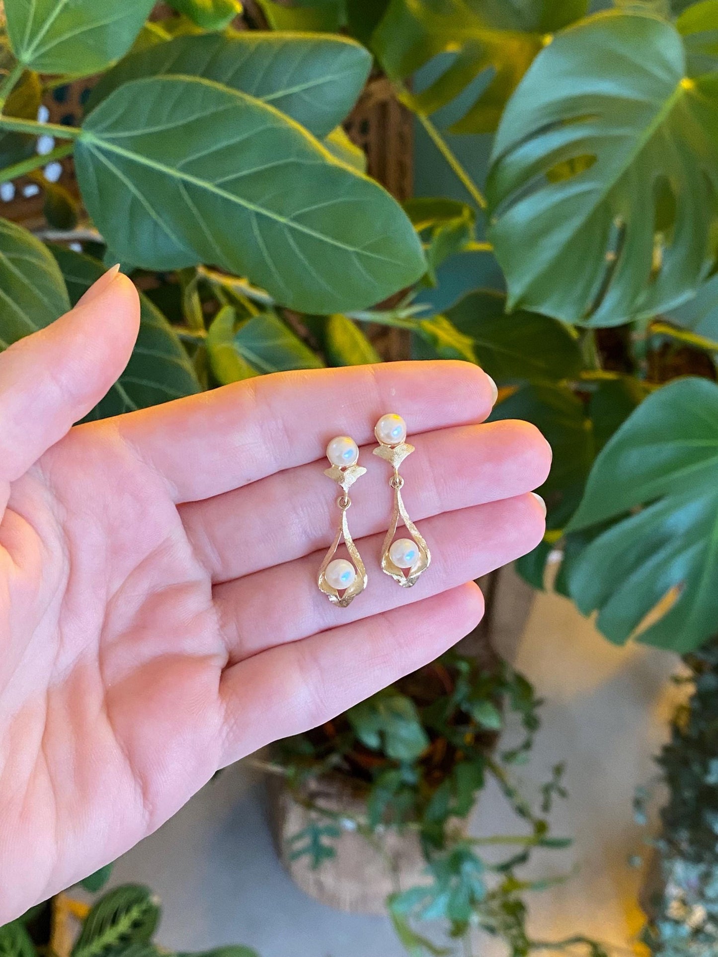 Vintage Solid 14k Yellow Gold Pearl Dangle Stud Earrings