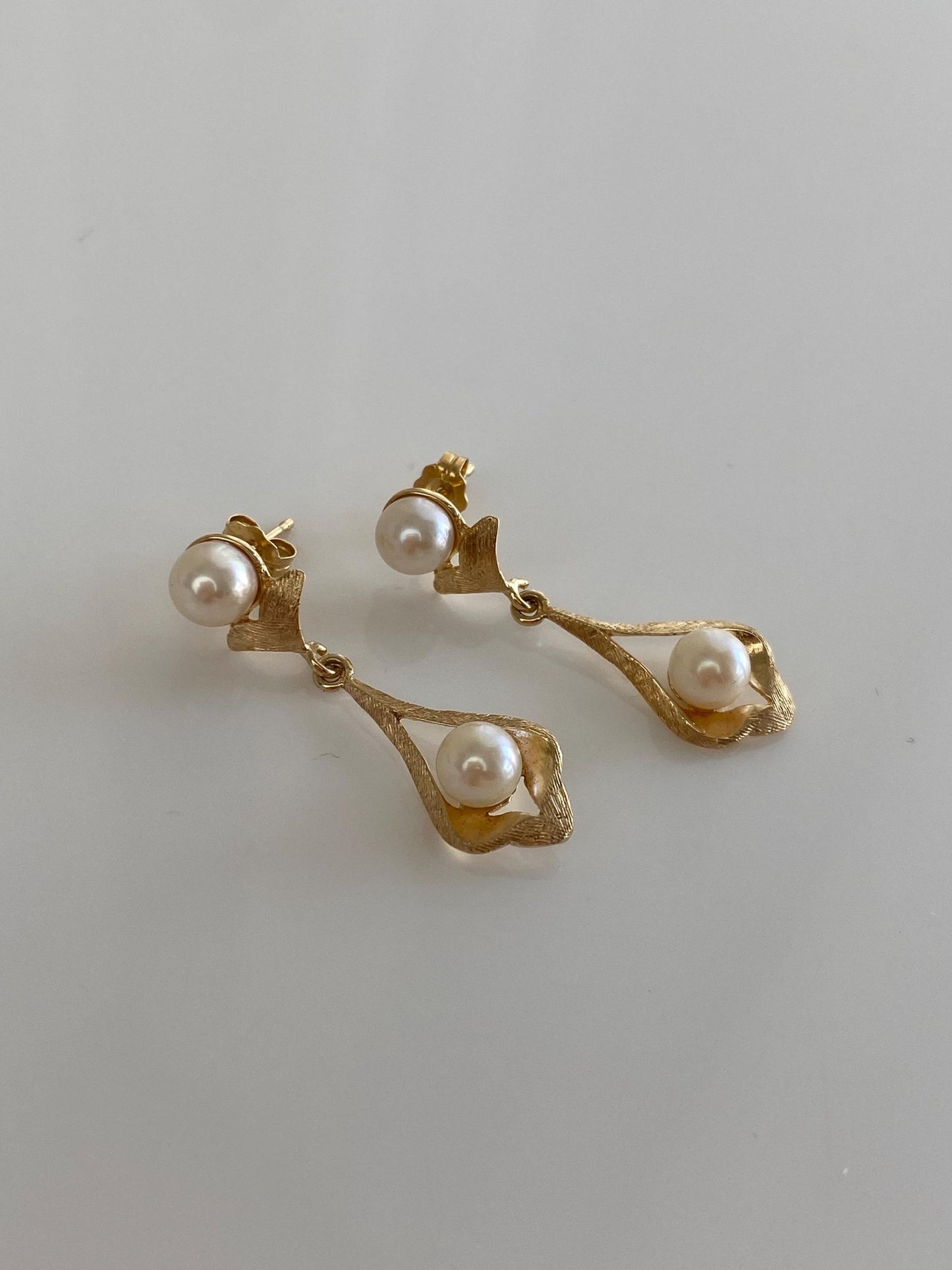Vintage Solid 14k Yellow Gold Pearl Dangle Stud Earrings