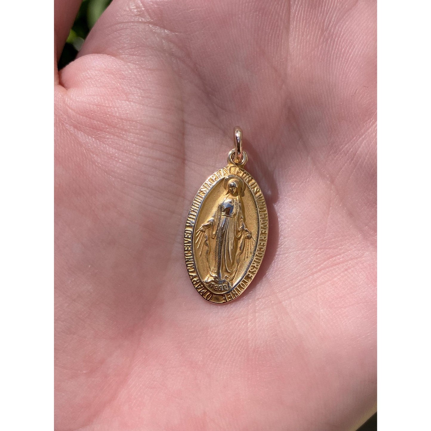 Vintage Solid 10k Yellow Gold Virgin Mary Religious 'Pray For Us' Charm