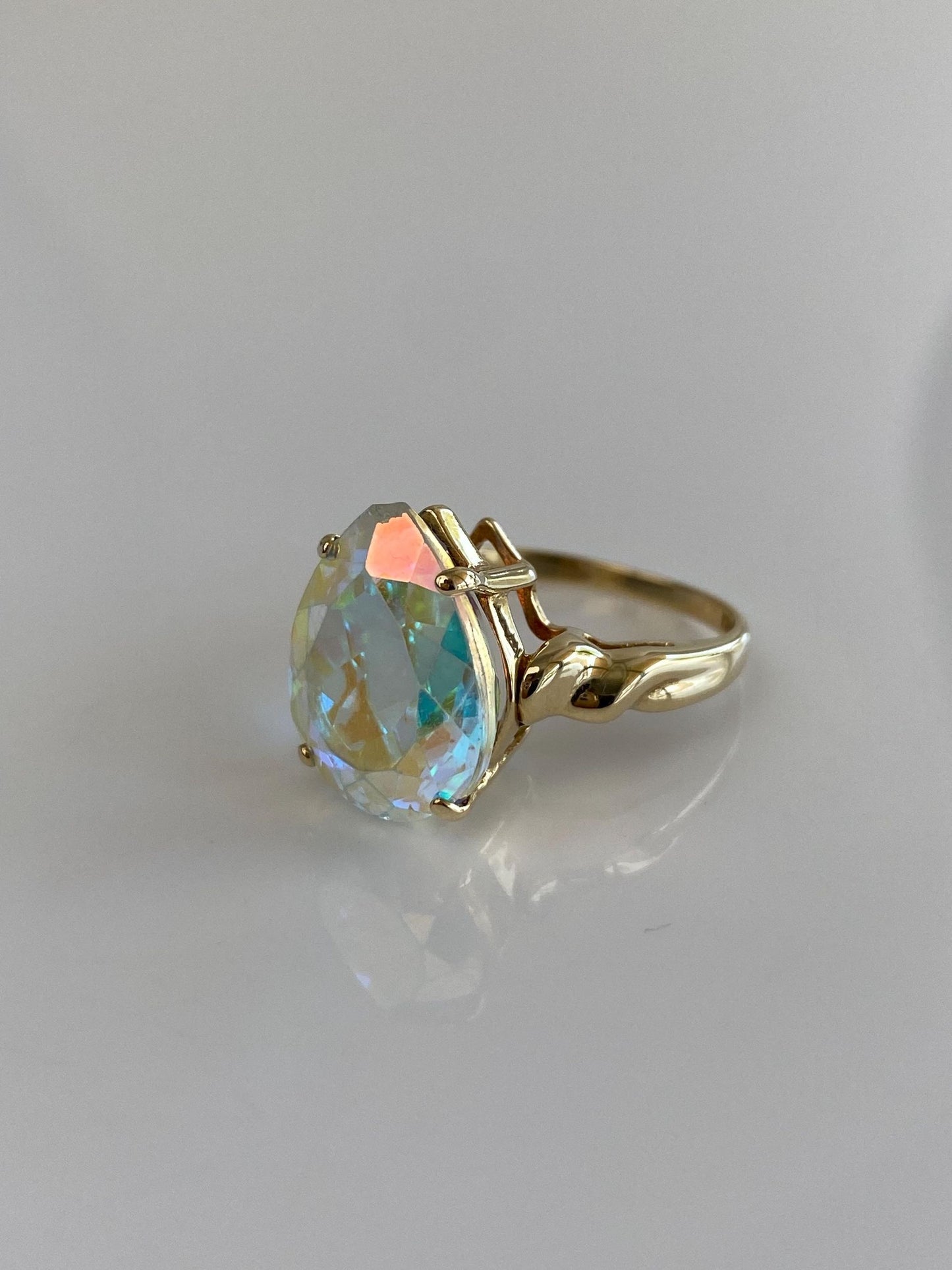 Vintage Solid 14k Yellow Gold Teardrop Rose Cut Aura Quartz Ring - Size 6.75