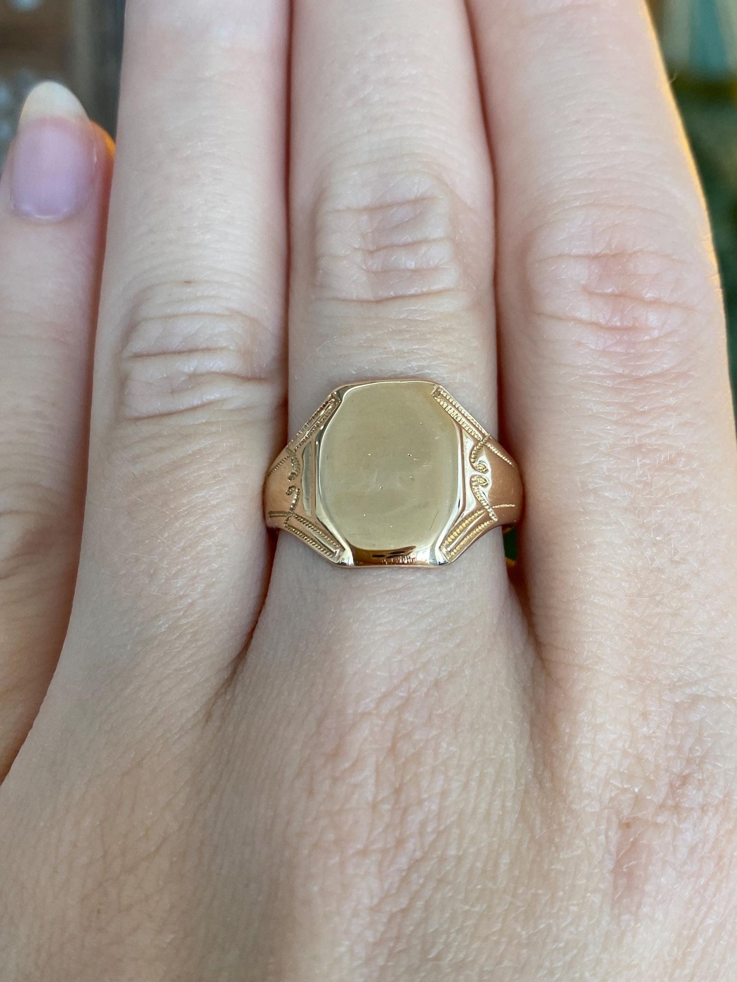 Vintage Solid 14k Yellow Gold Signet Ring - Size 8.25