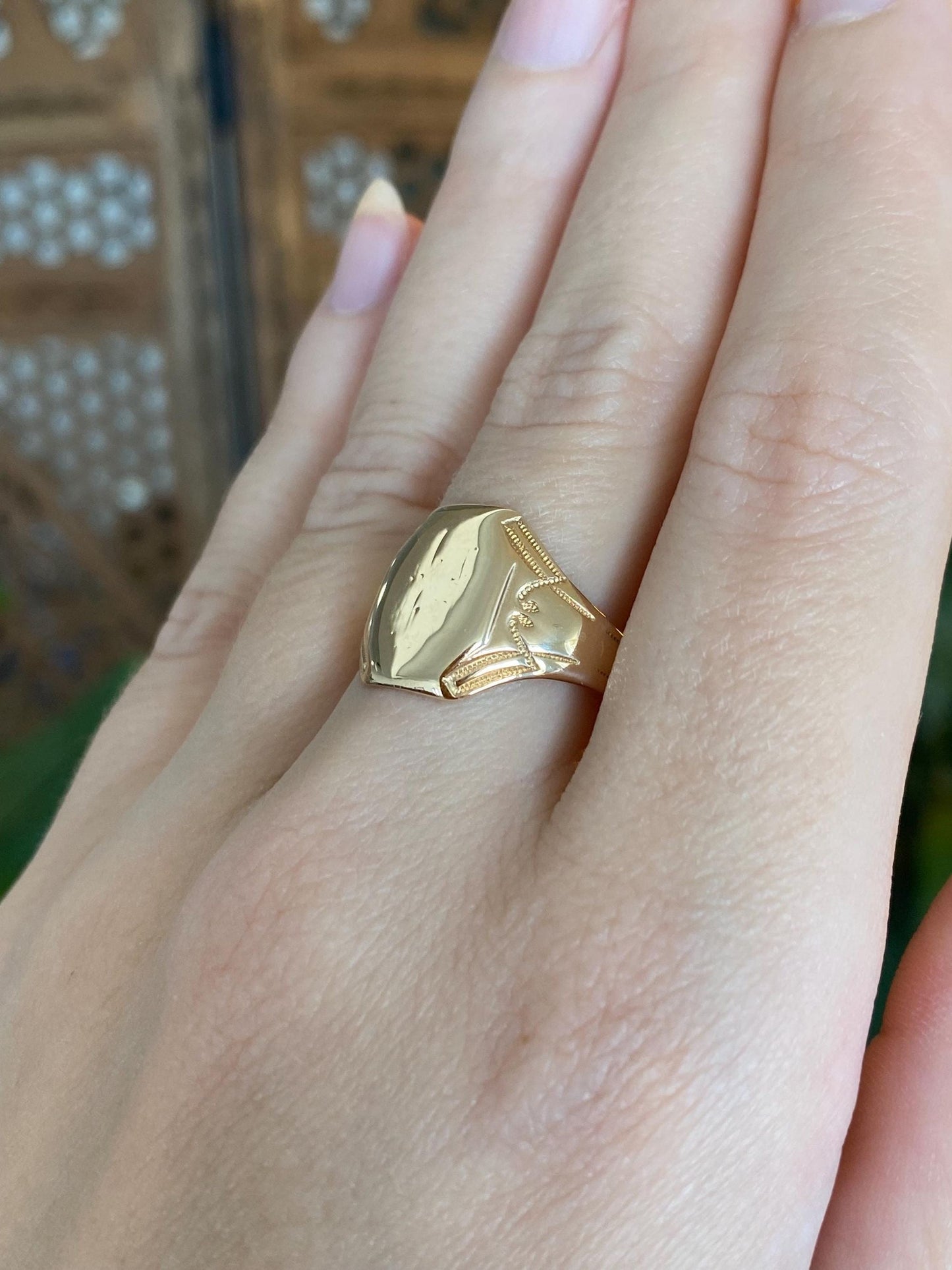 Vintage Solid 14k Yellow Gold Signet Ring - Size 8.25