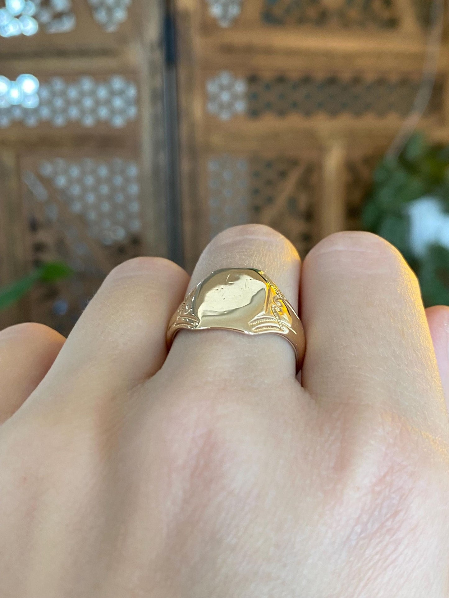 Vintage Solid 14k Yellow Gold Signet Ring - Size 8.25