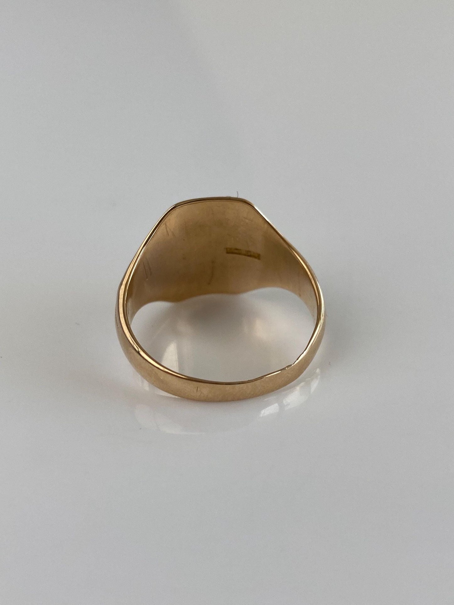 Vintage Solid 14k Yellow Gold Signet Ring - Size 8.25