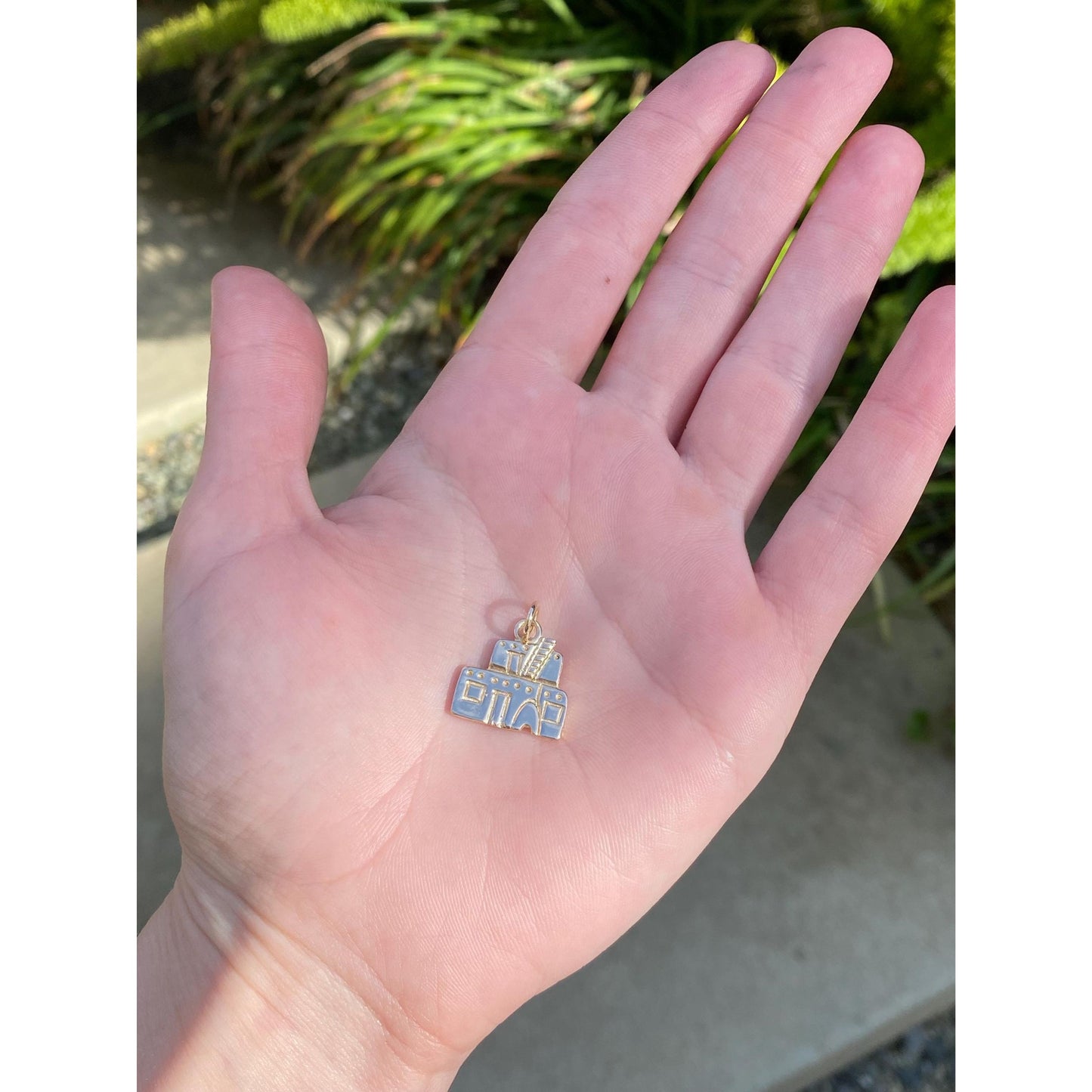 Vintage Solid 14k Yellow Gold Adobe House Charm