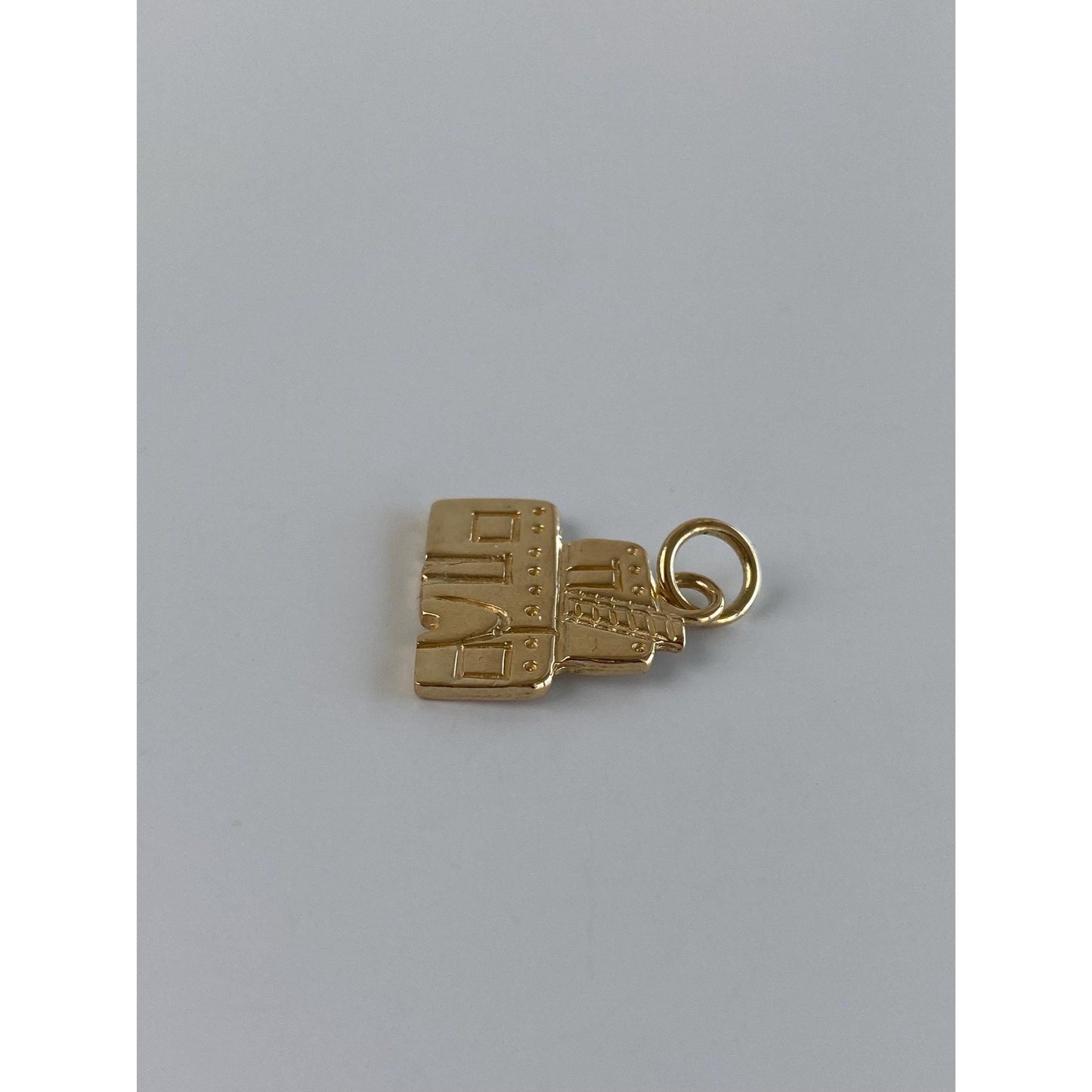 Vintage Solid 14k Yellow Gold Adobe House Charm