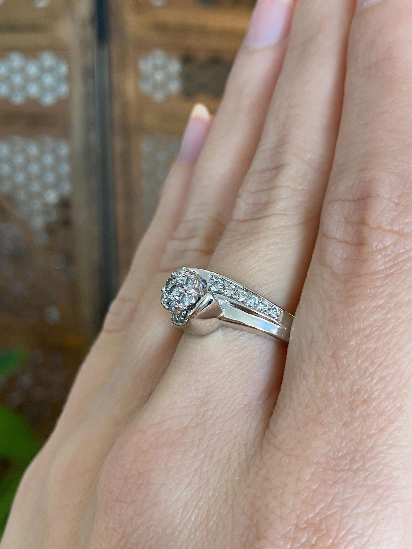 Vintage Solid 10k White Gold Diamond Cluster Twist Ring - Size 7