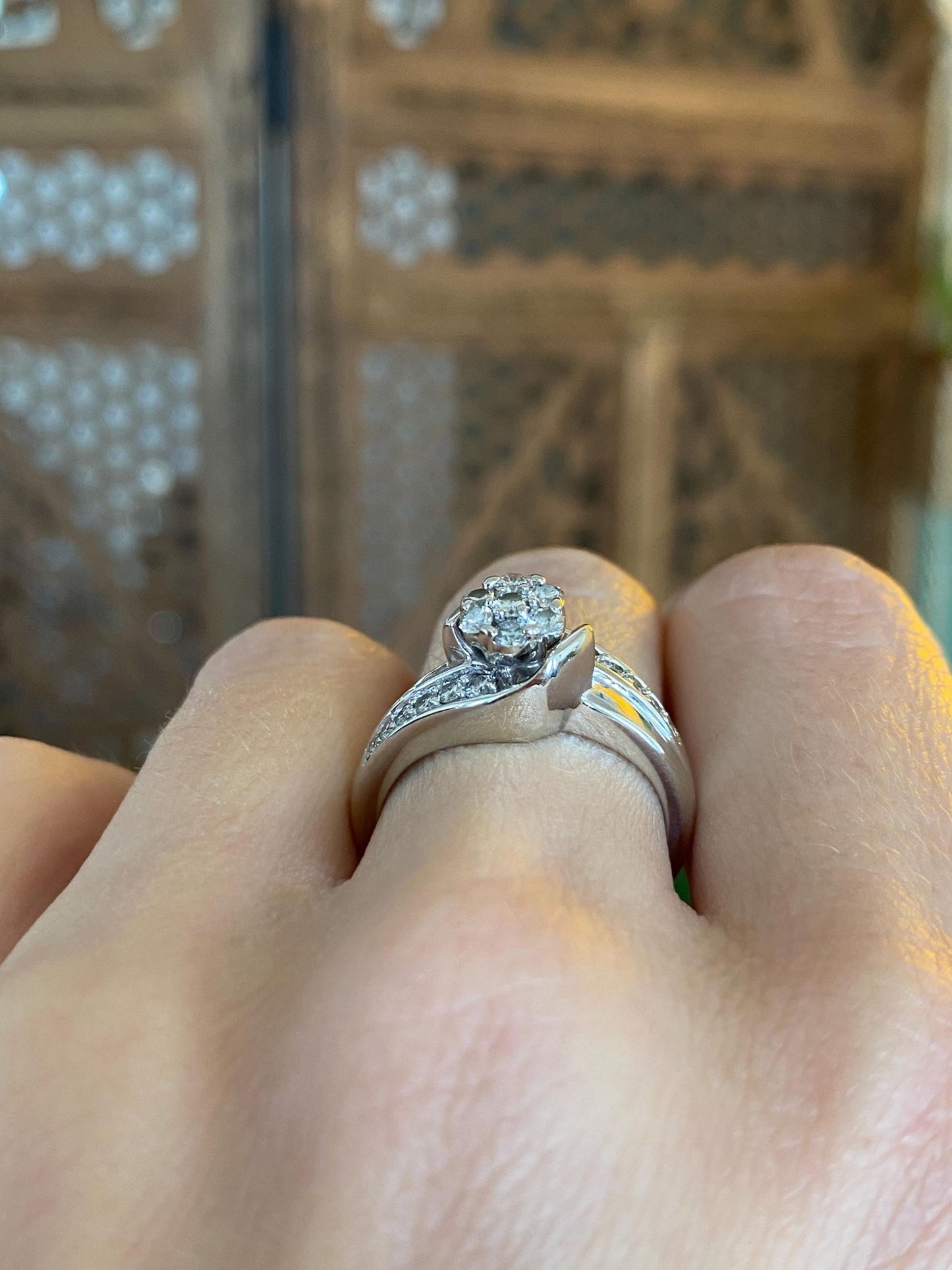 Vintage Solid 10k White Gold Diamond Cluster Twist Ring - Size 7