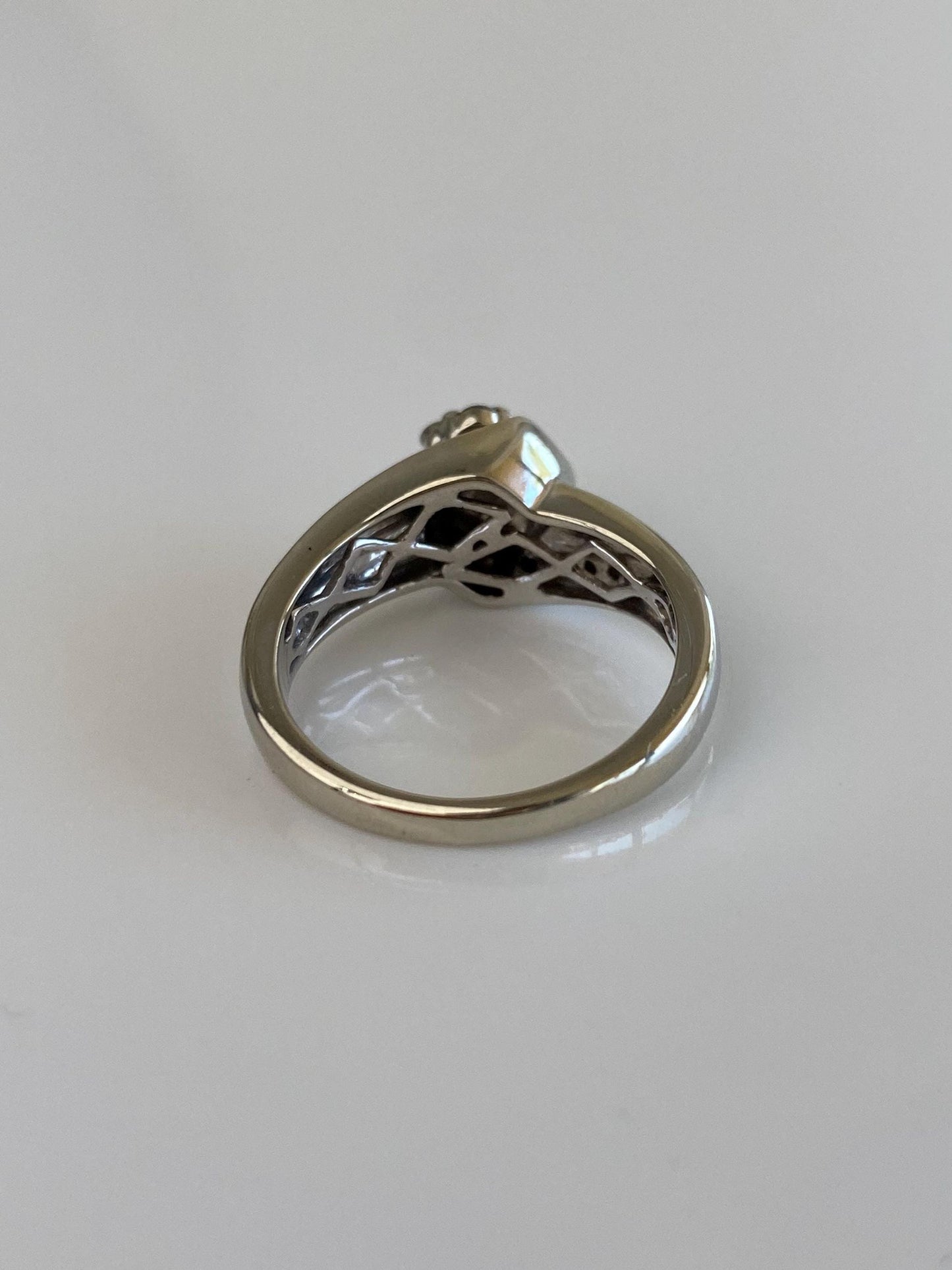 Vintage Solid 10k White Gold Diamond Cluster Twist Ring - Size 7