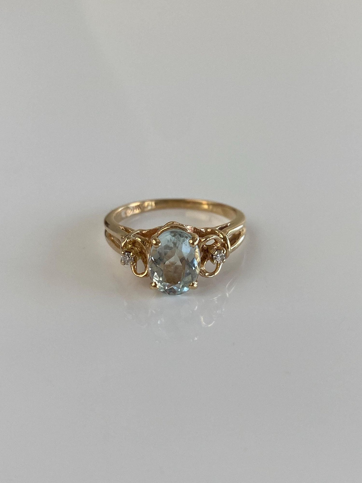 Vintage Solid 14k Yellow Gold Diamonds Aquamarine Ring - Size 5.5