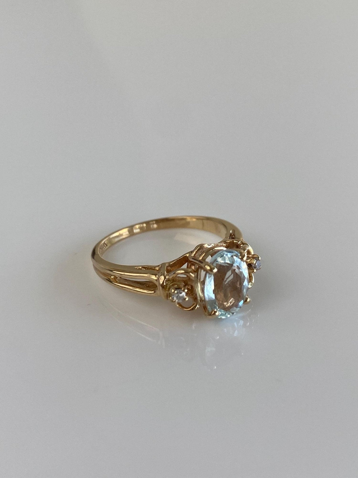 Vintage Solid 14k Yellow Gold Diamonds Aquamarine Ring - Size 5.5