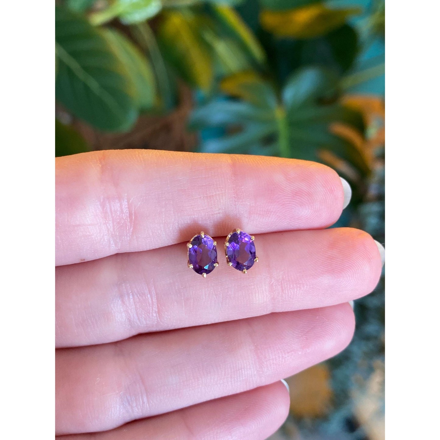 Vintage Solid 14k Yellow Gold Amethyst Stud Earrings