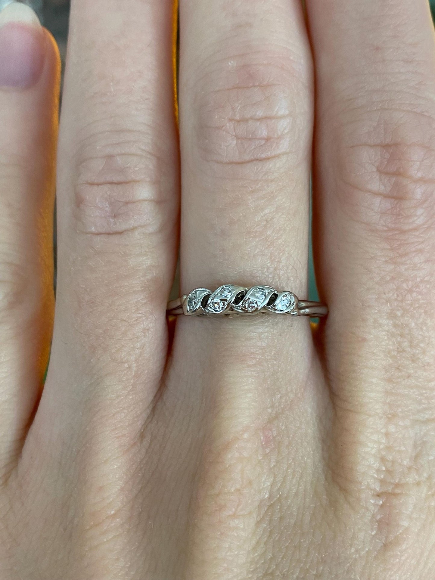 Vintage Solid 18k White Gold Diamond Twist Ring - Size 7.75